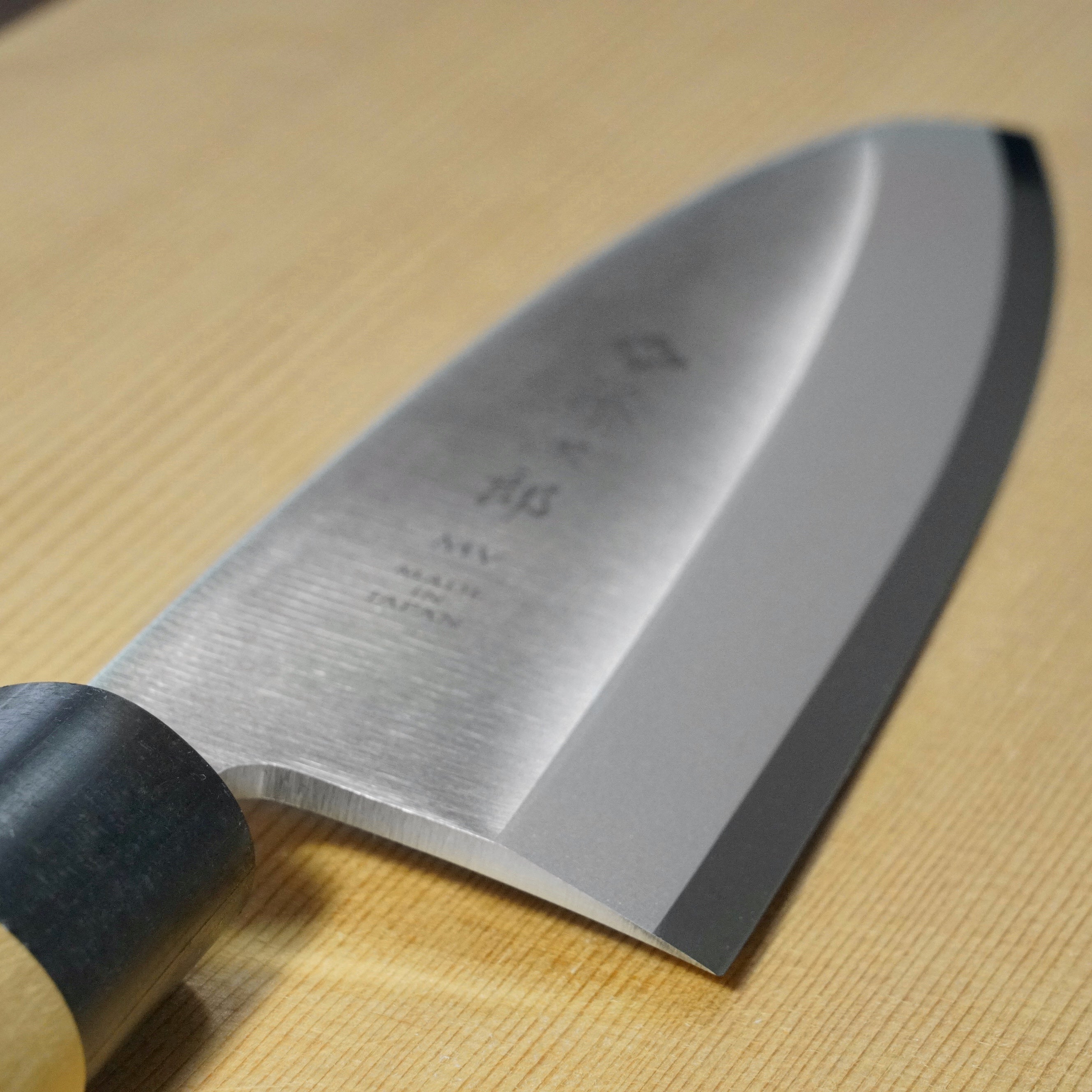 Tojiro Molybdenum Vanadium Steel Deba Knife 165mm - Japanese Professional Chef Knife for Sushi, Fish Filleting & Meat Cutting - High Carbon Stainless Steel Kitchen Knife with Ergonomic Handle