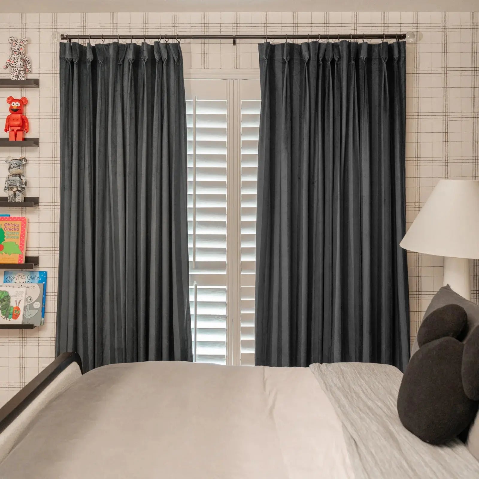 Lux Stripe Charcoal Black AY19