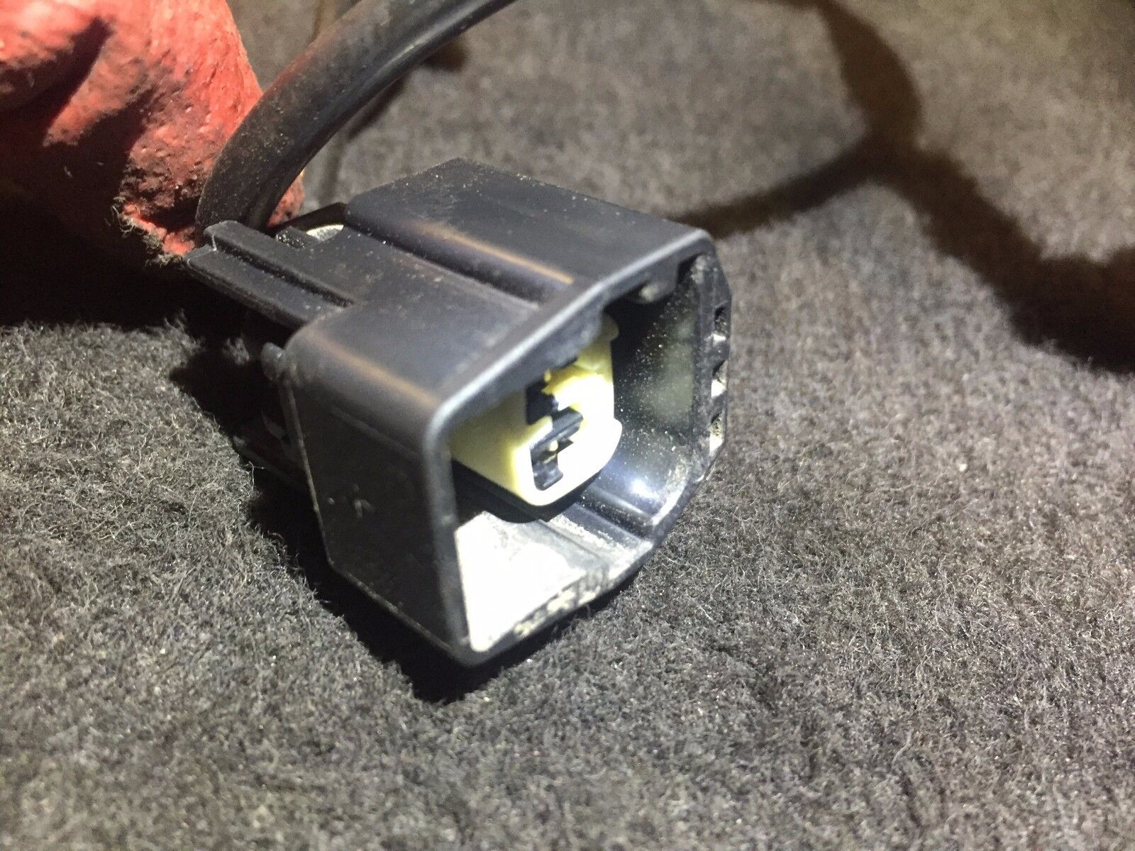 Volvo S40 Rear Passenger Side ABS Speed Sensor 2005-2011 OEM Replacement - Perfect for ABS System Repair & Wheel Speed Monitoring