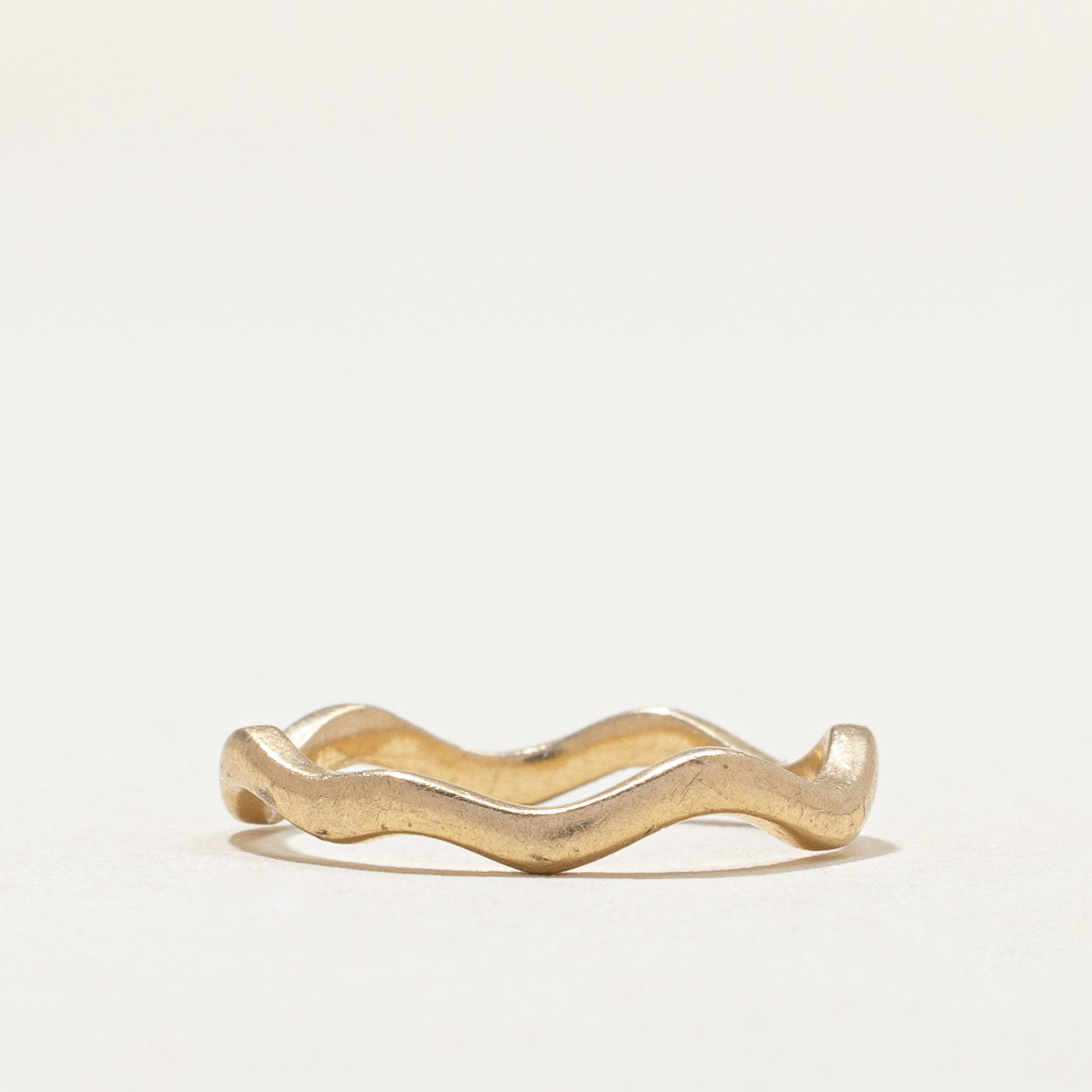 14K Yellow Gold Wavy Band Ring - 1.8mm Thin Wedding Band for Women - Size 4 - Perfect for Engagement, Anniversary & Everyday Wear