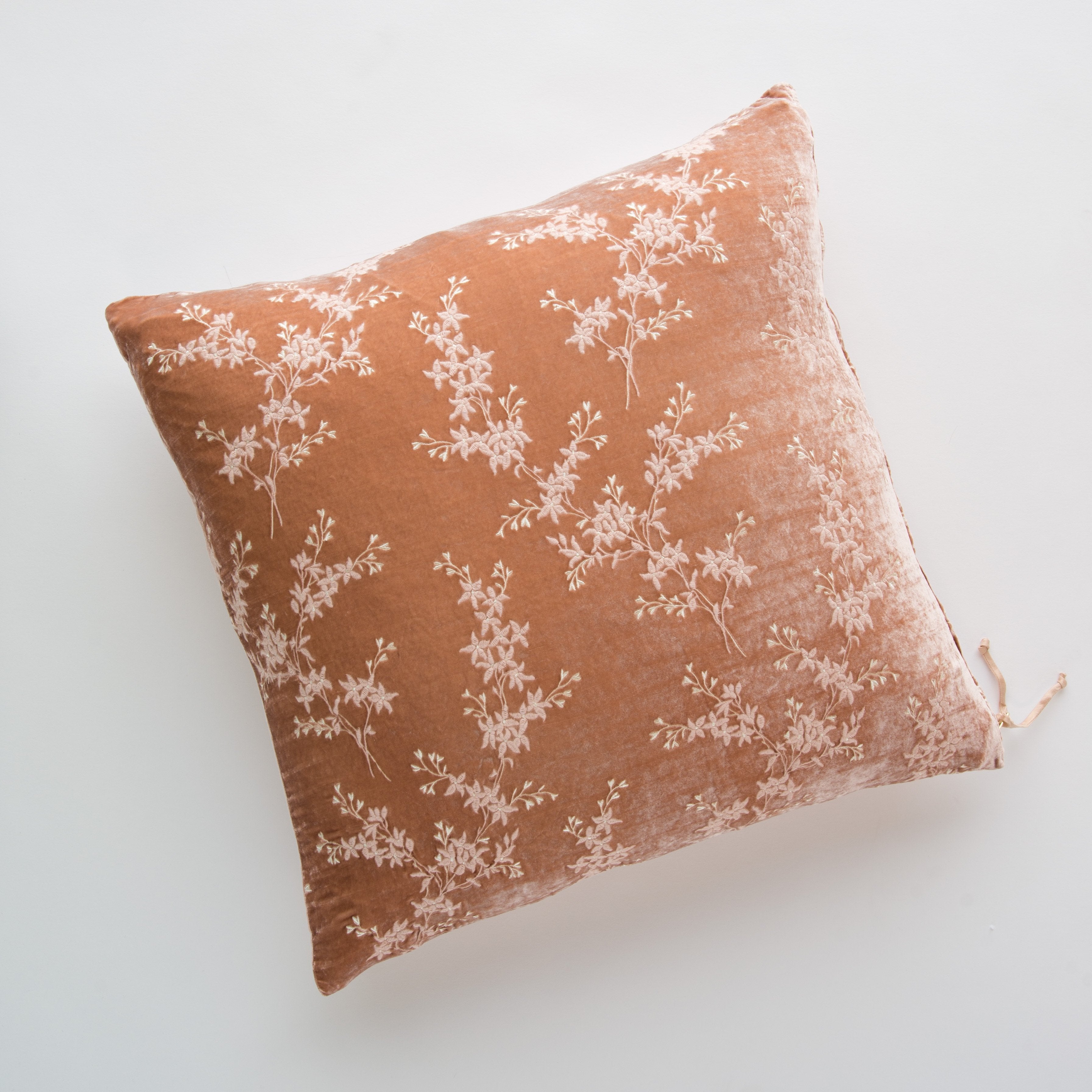 Lynette Throw Pillow - Soft Decorative Cushion for Sofa, Bed & Home Decor - Perfect for Living Room, Bedroom & Cozy Spaces