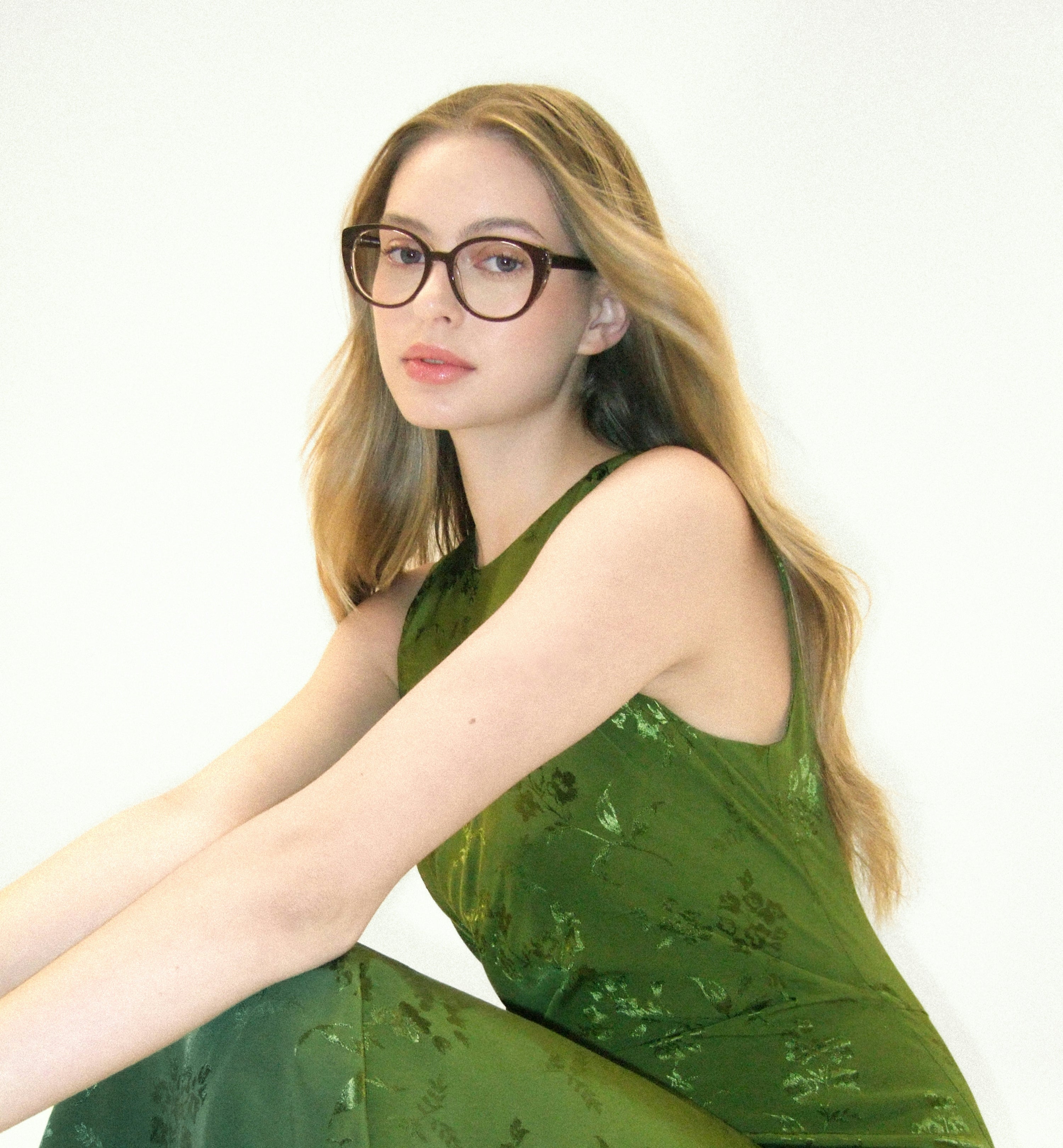 Stylish Ivy Eyeglasses for Women & Men - Trendy Retro Round Frame Glasses for Reading & Fashion - Perfect for Office, Daily Wear & Photo Shoots