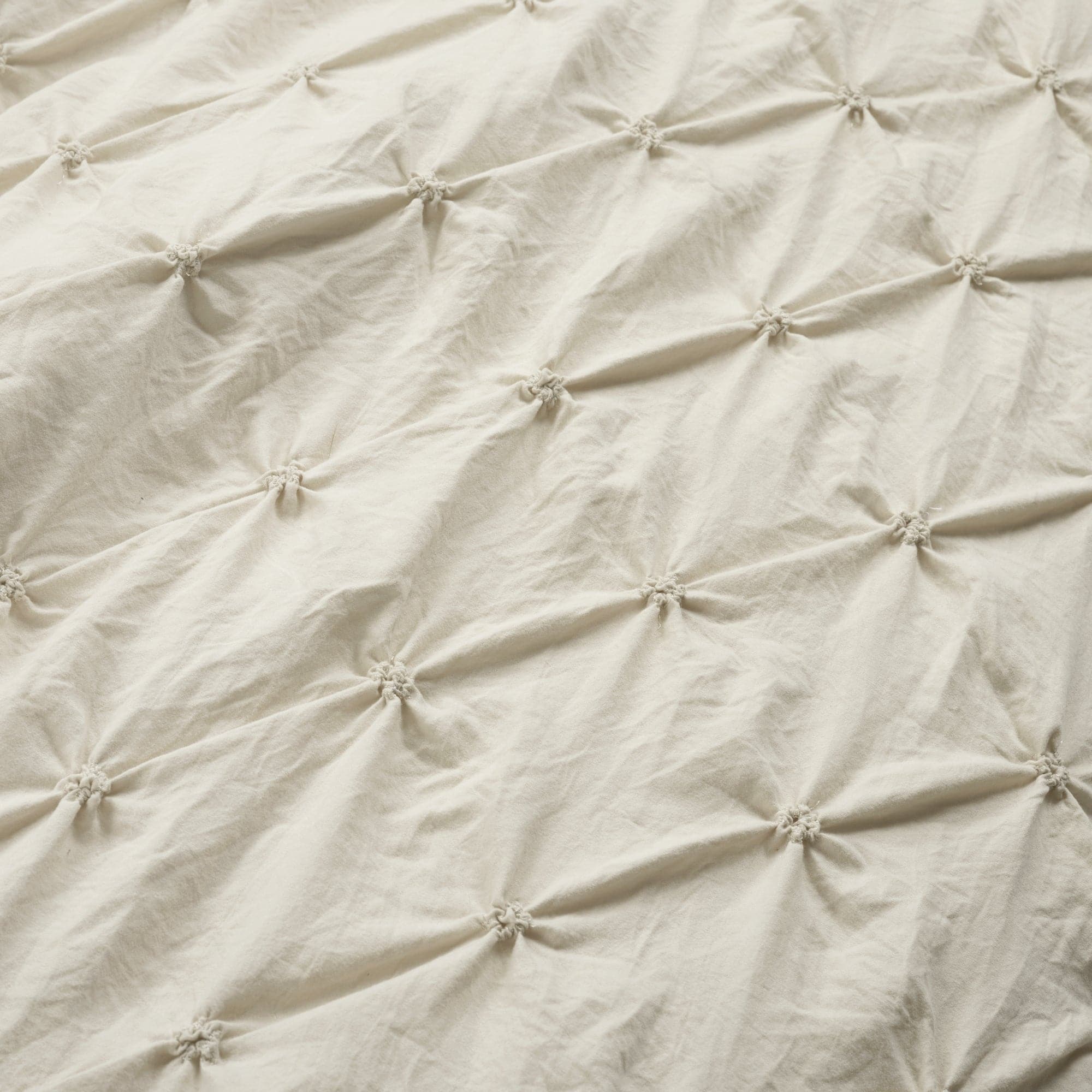 Ravello Pintuck 3-Piece Duvet Cover Set - Soft Luxury Bedding for Master & Guest Bedrooms - Perfect for Modern & Traditional Home Decor