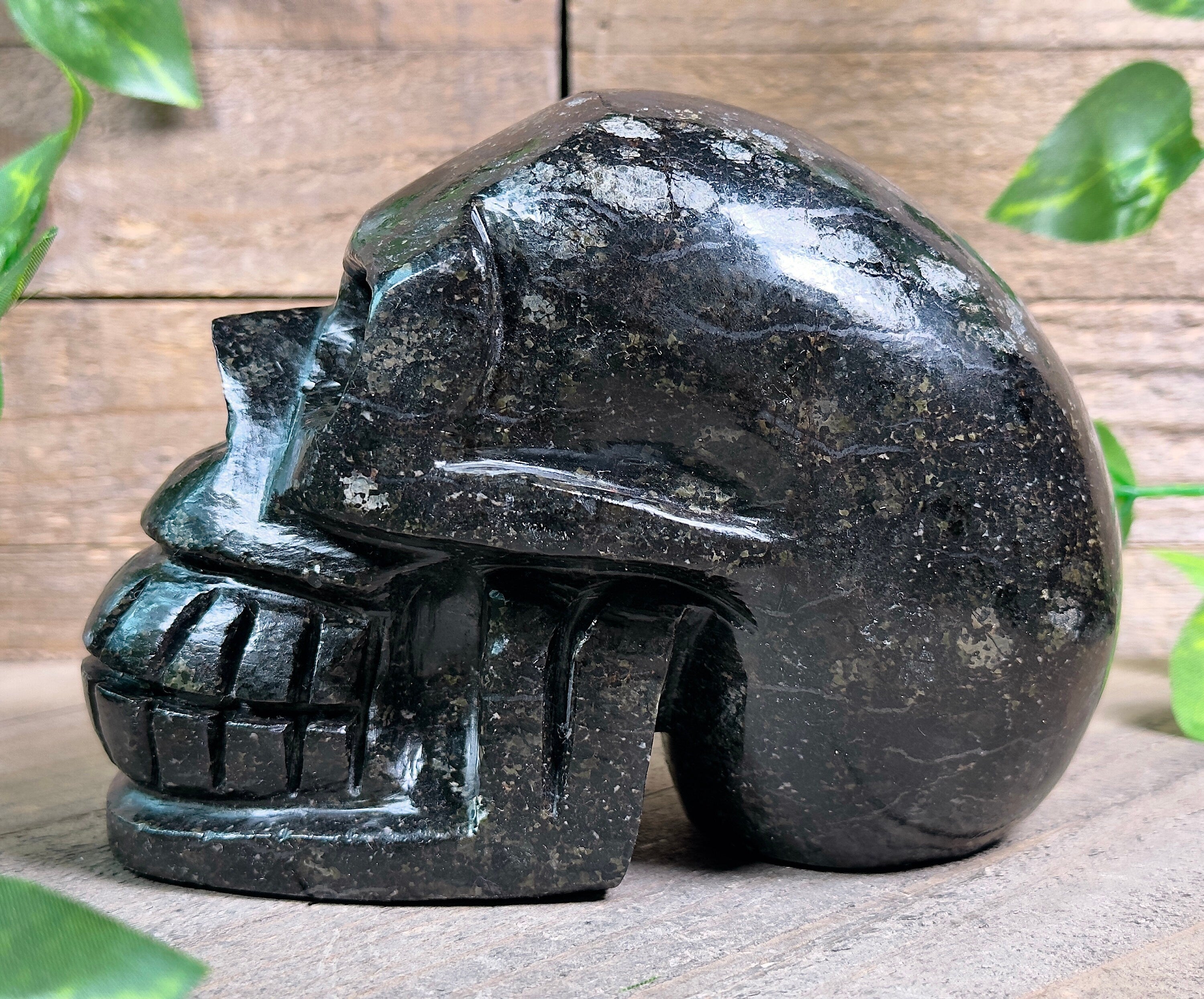 COPPERNITE Indian NUUMMITE Crystal Skull - Large Gothic Home Decor, Memento Mori, Halloween Decoration (53129) - Perfect for Meditation, Spiritual Healing & Dark Aesthetic Room Decor