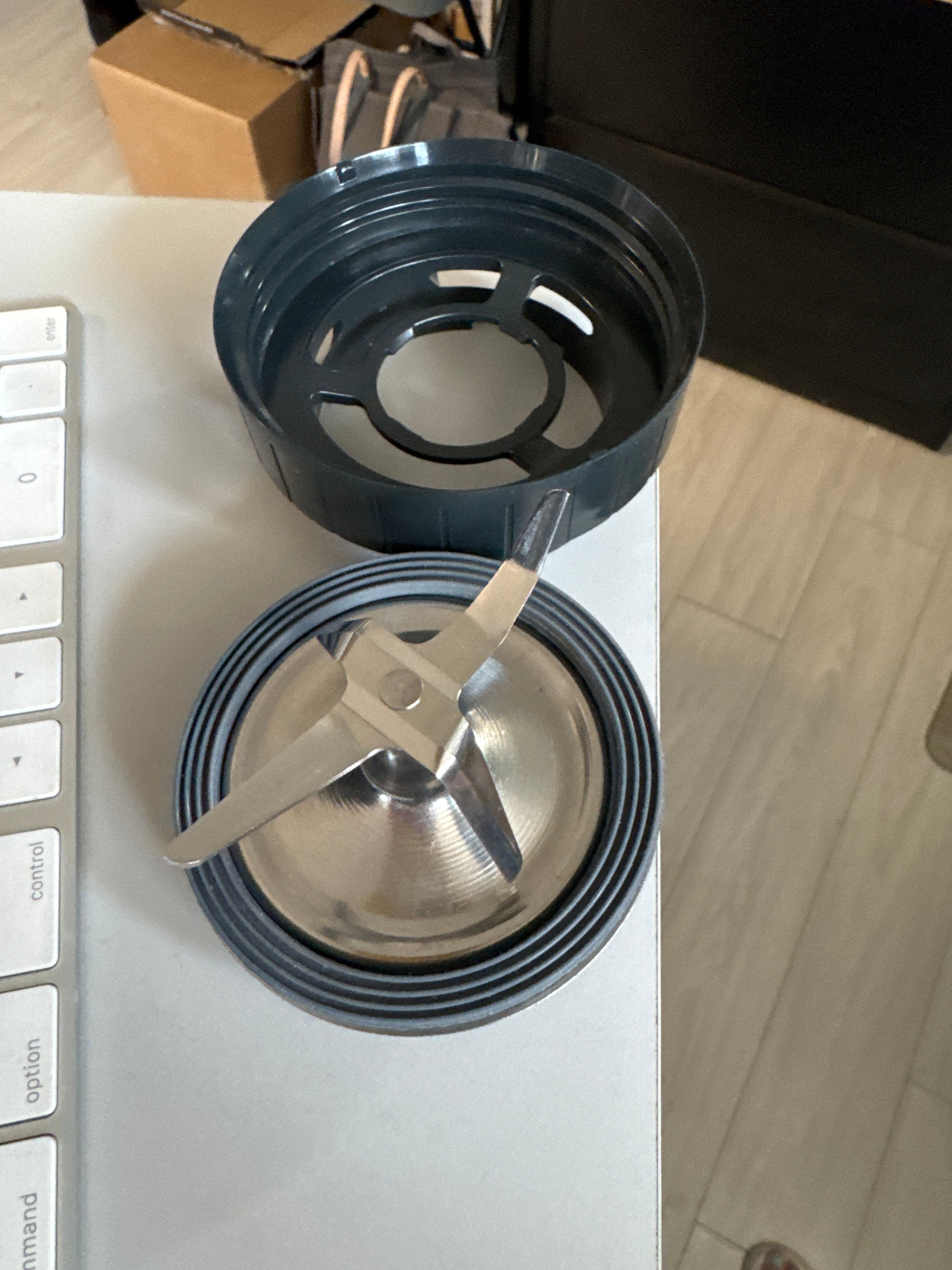 Bosch Blender Replacement Cutter Seal & Retaining Nut Set - Compatible with Various Blender Models - Perfect for Smoothie Making & Food Processing