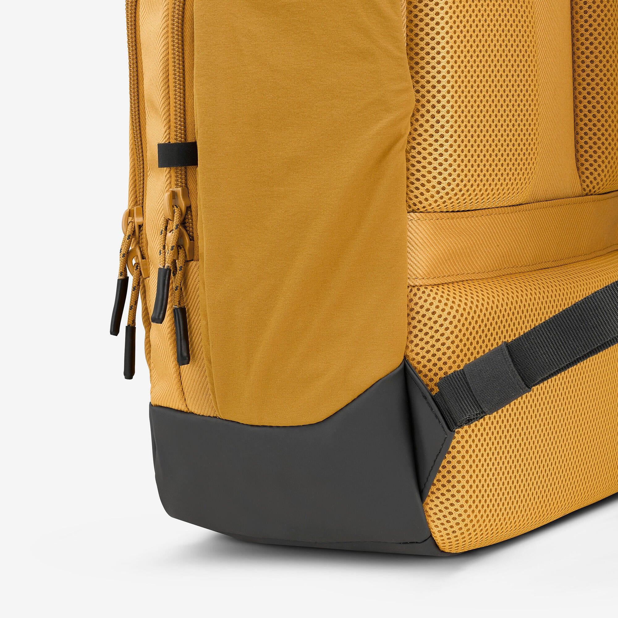 Quechua NH Escape 500 16L Lightweight Hiking Backpack - Perfect for Day Hikes, Camping & Outdoor Adventures