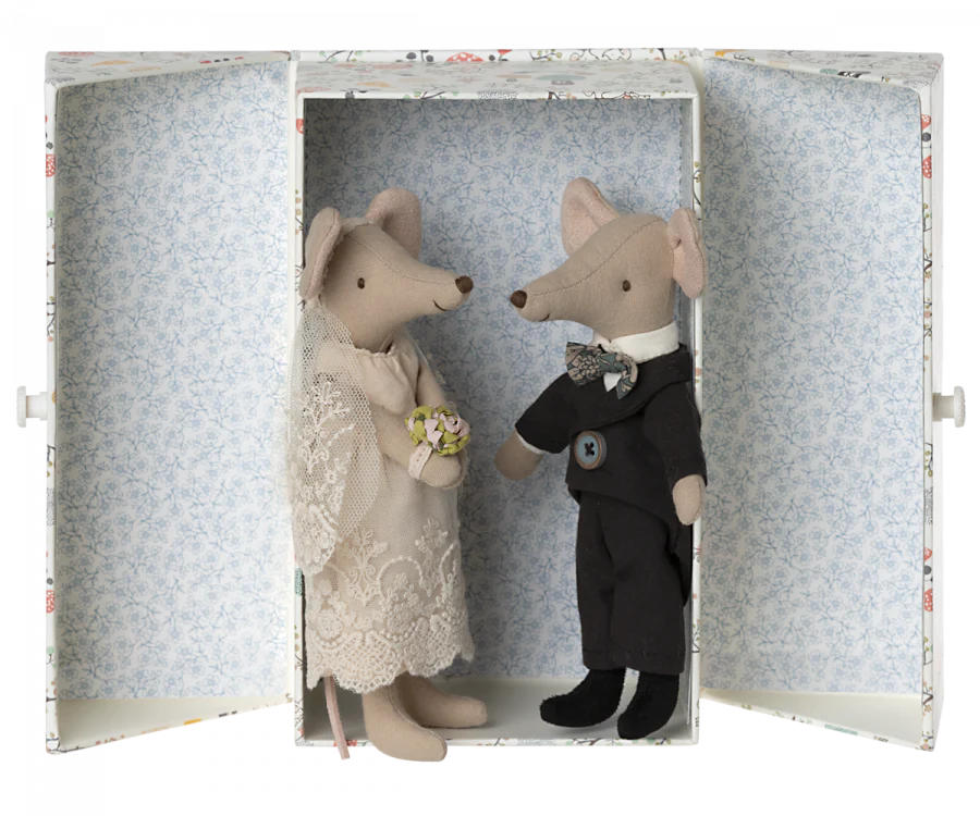 Wedding Mice Couple Figurine Set in Gift Box - Perfect for Bridal Shower, Anniversary & Newlywed Home Decor