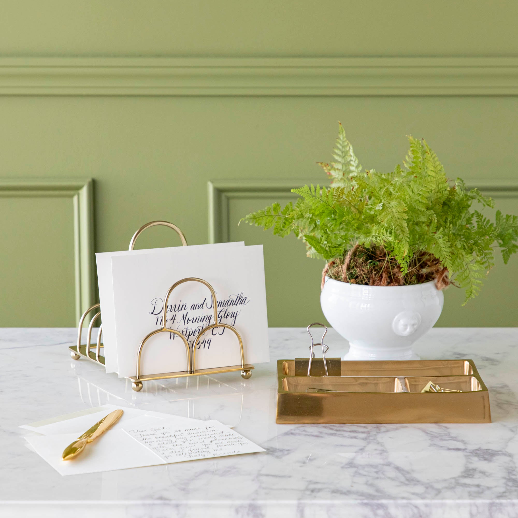 Elegant Brass Catchall Tray - Decorative Key & Jewelry Organizer for Entryway, Dresser, or Nightstand - Perfect for Home Decor & Gift Giving