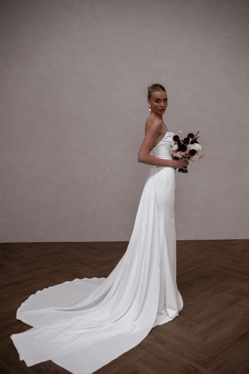 RHODE Detachable Train & Sleeves Wedding Dress - Elegant Bridal Gown for Church Ceremony and Reception