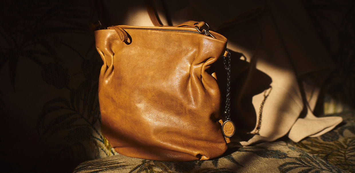 Stylish Aunts & Uncles Coffee Klatsch Robin Handbag for Women - Perfect for Casual Outings, Brunch Dates & Shopping Trips