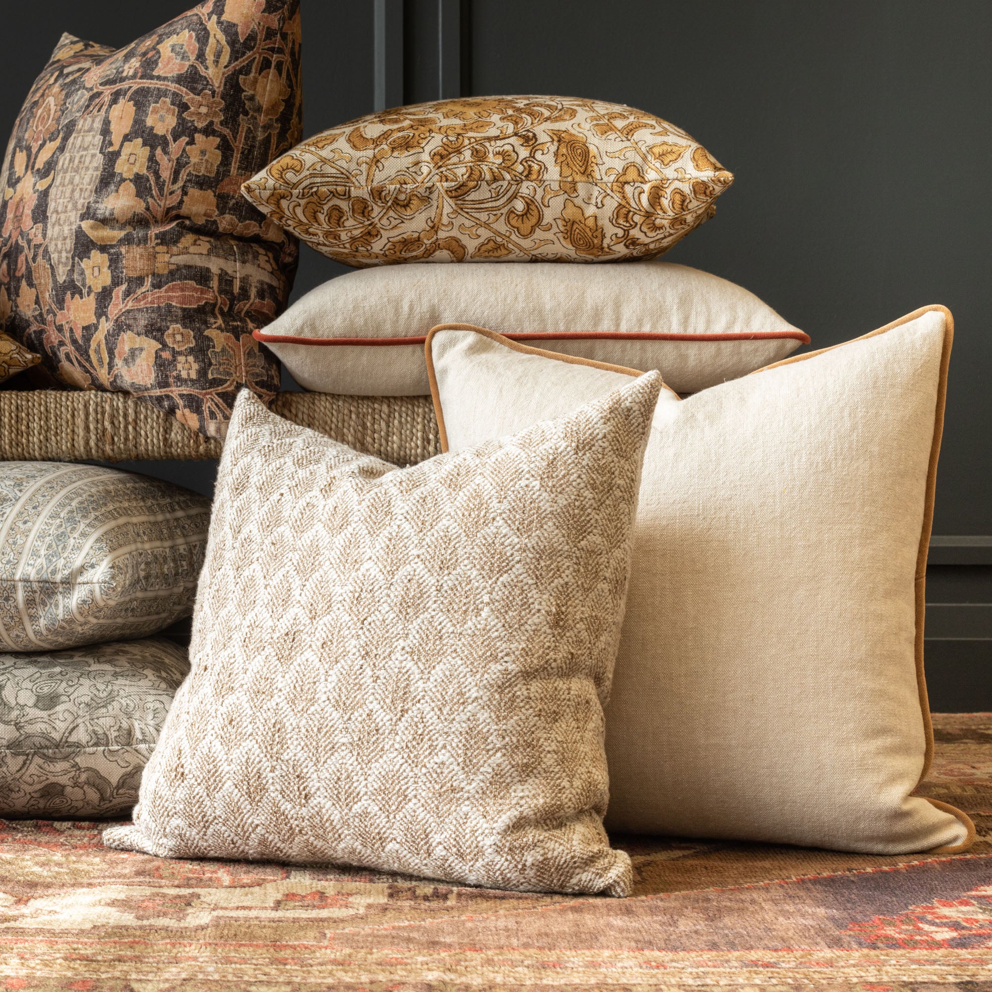 Premium 20x20 Burlap Pillow Cover - Farmhouse Decor for Sofa, Bed & Living Room - Eco-Friendly & Durable Home Accent