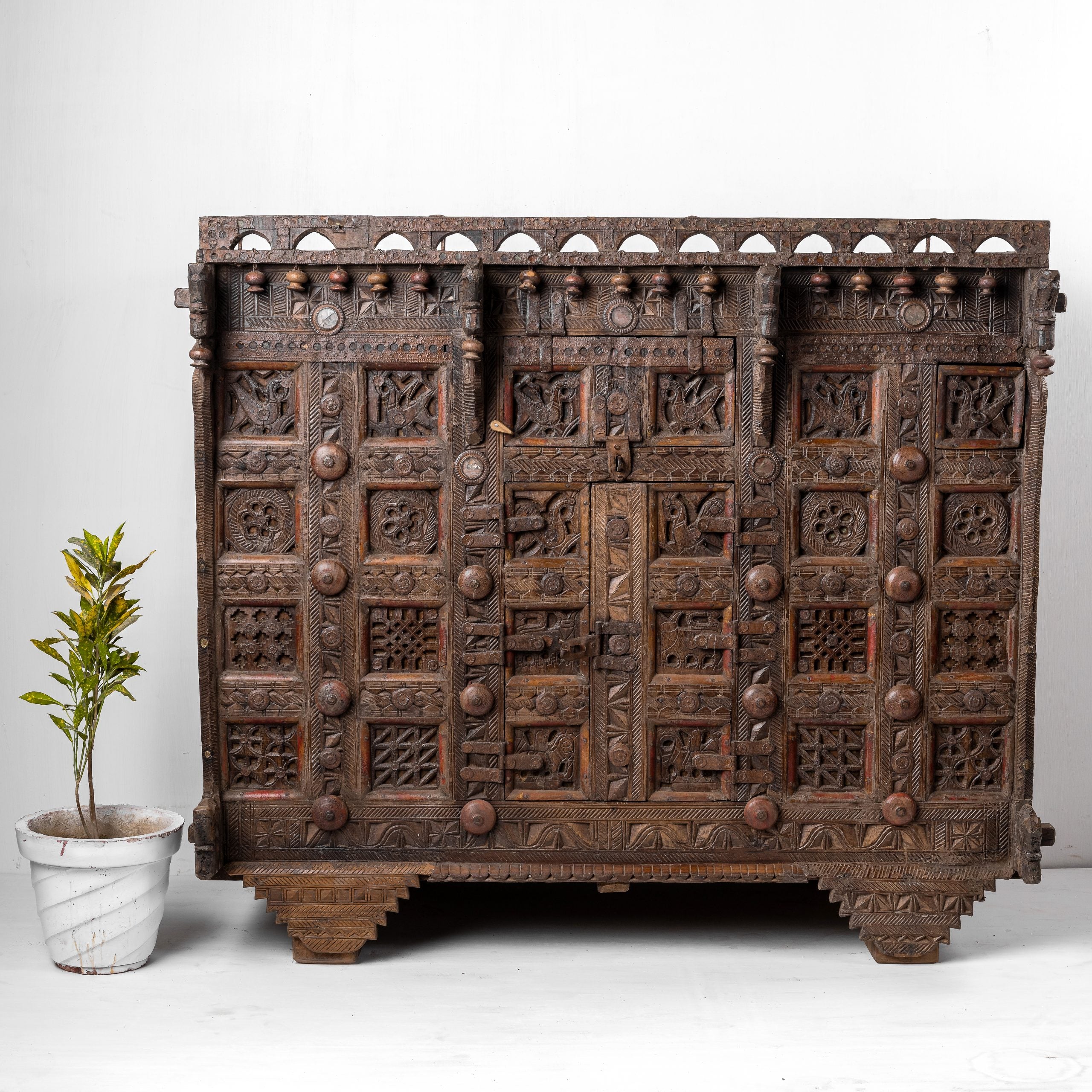 Hand Carved Antique Solid Wood Damchiya Dowry Chest - Vintage Storage Trunk for Home Decor, Wedding Gift & Rustic Bedroom Furniture