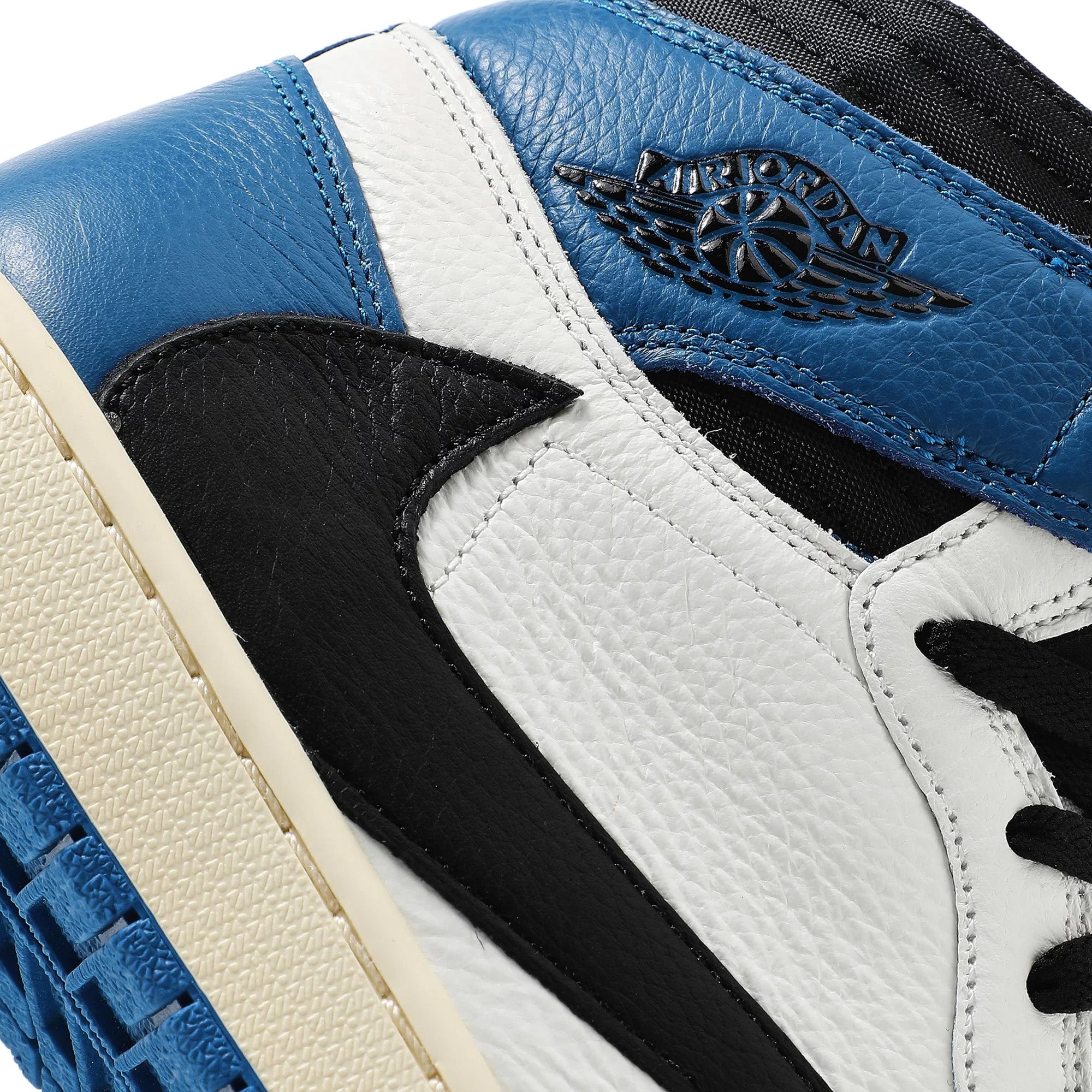 Air Jordan 1 High OG SP Fragment x Travis Scott Retro Sneakers (2021) - Limited Edition Basketball Shoes for Men - Perfect for Streetwear, Sneaker Collection & Casual Wear