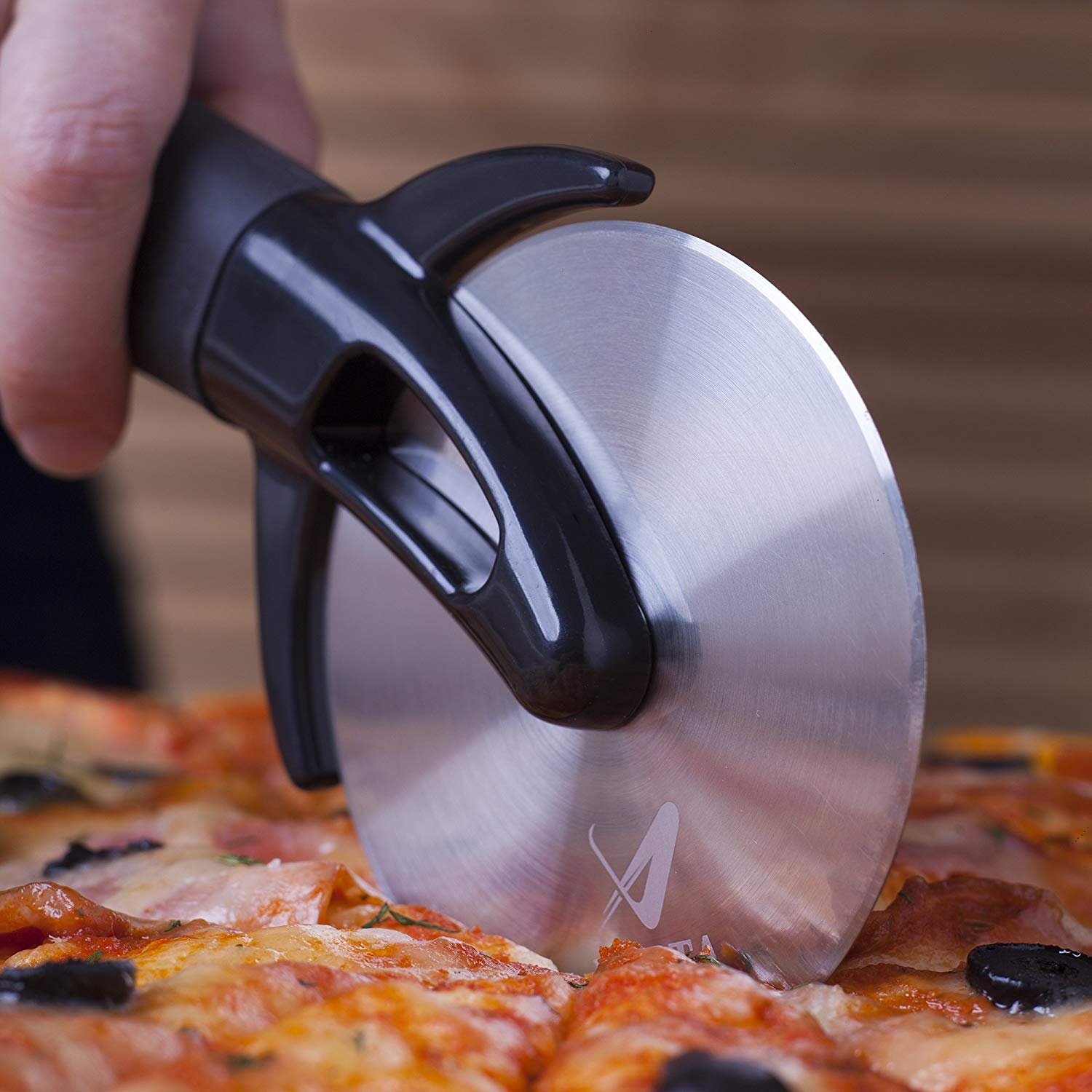 Premium Professional Pizza Cutter Wheel - Sharp Stainless Steel Blade & Ergonomic Non-Slip Handle - Perfect for Cutting Pizza, Pies, Waffles, Cookies & Dough - Ideal for Home Kitchens, Restaurants & Pizza Parties