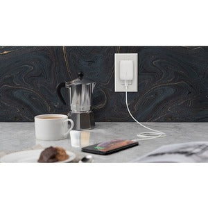 Belkin BOOST CHARGE 20W Fast USB-C Wall Charger - Compatible with iPhone, iPad, Smartphones, Tablets & Wireless Pens - Compact White Power Adapter for Home, Office & Travel Charging
