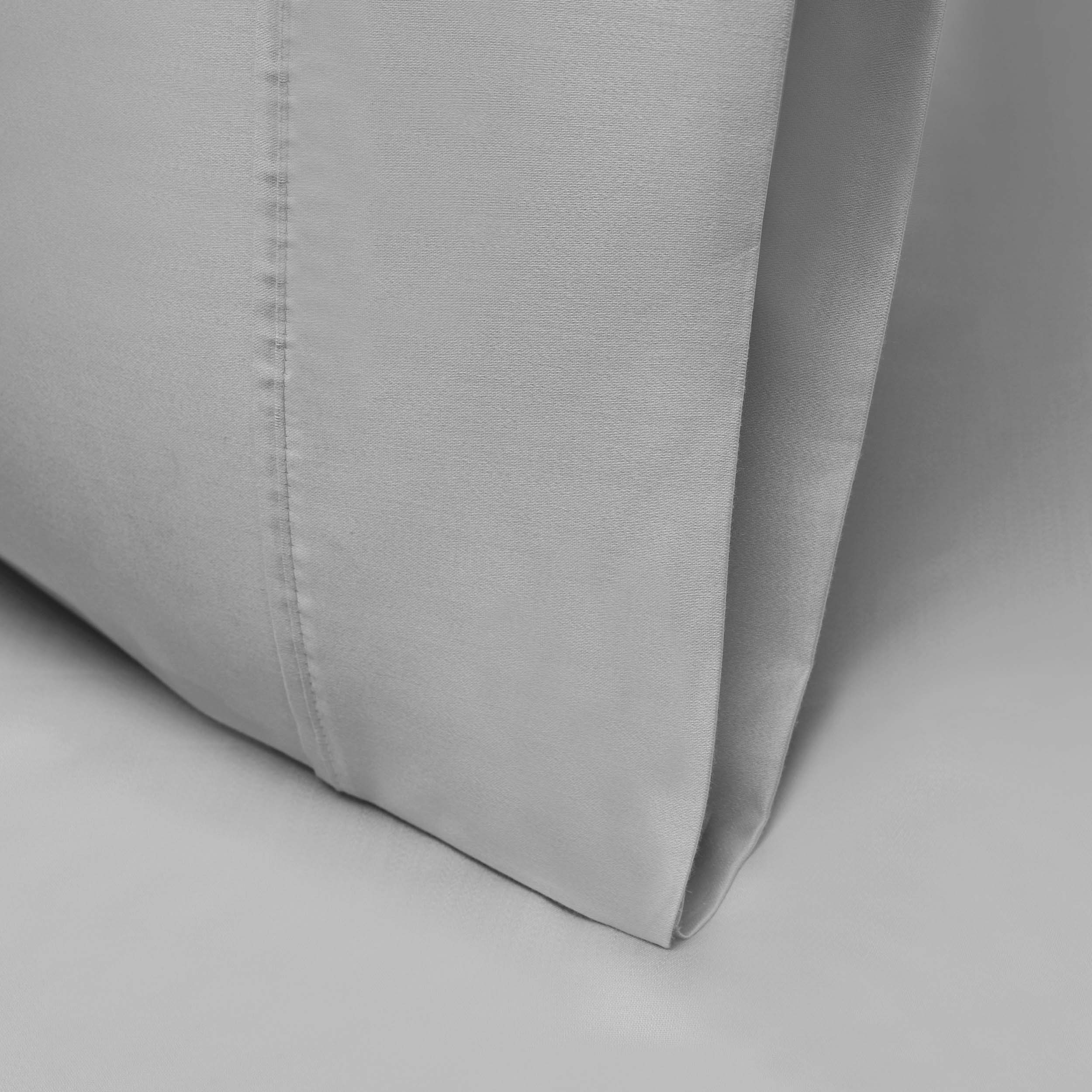 1000 Thread Count Wrinkle Resistant Bed Sheet Set - Luxury Soft Breathable Bedding for Hotel & Home Use - Queen Size 4-Piece Set with Pillowcases & Fitted Sheet