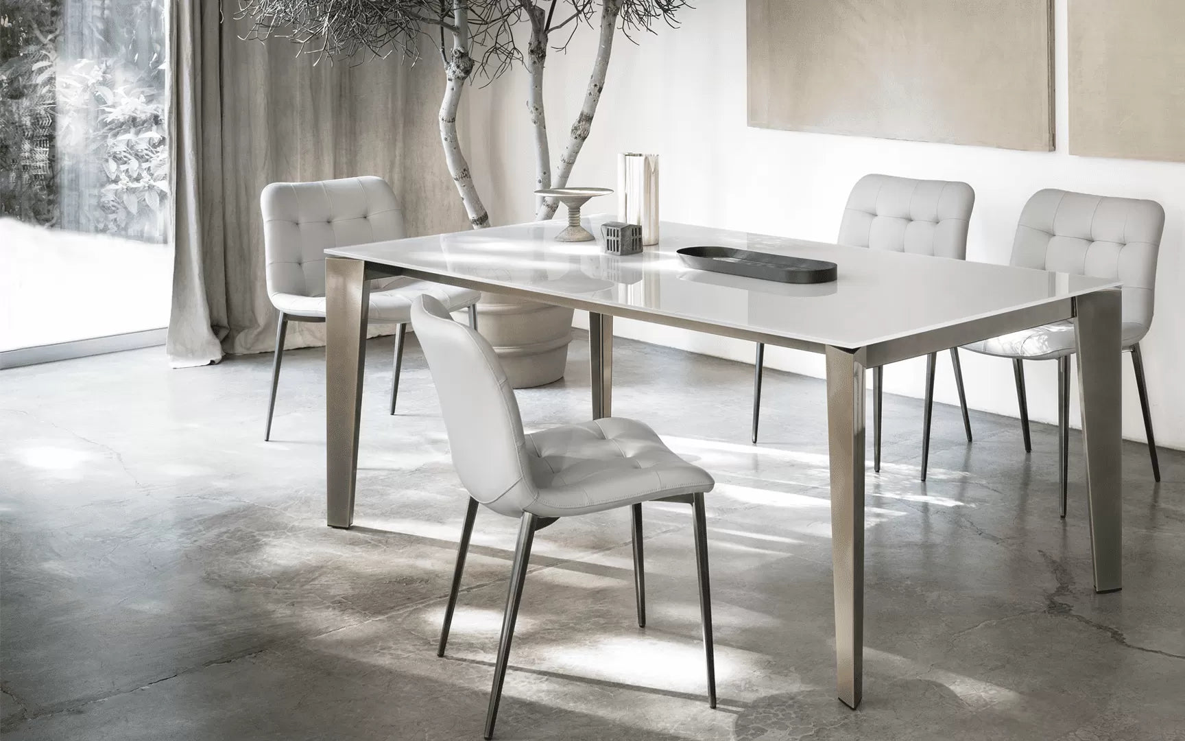 Cruz Solid Wood Dining Table with Extensions - Expandable Farmhouse Style Kitchen Table for 6-8 People - Perfect for Family Gatherings & Dinner Parties