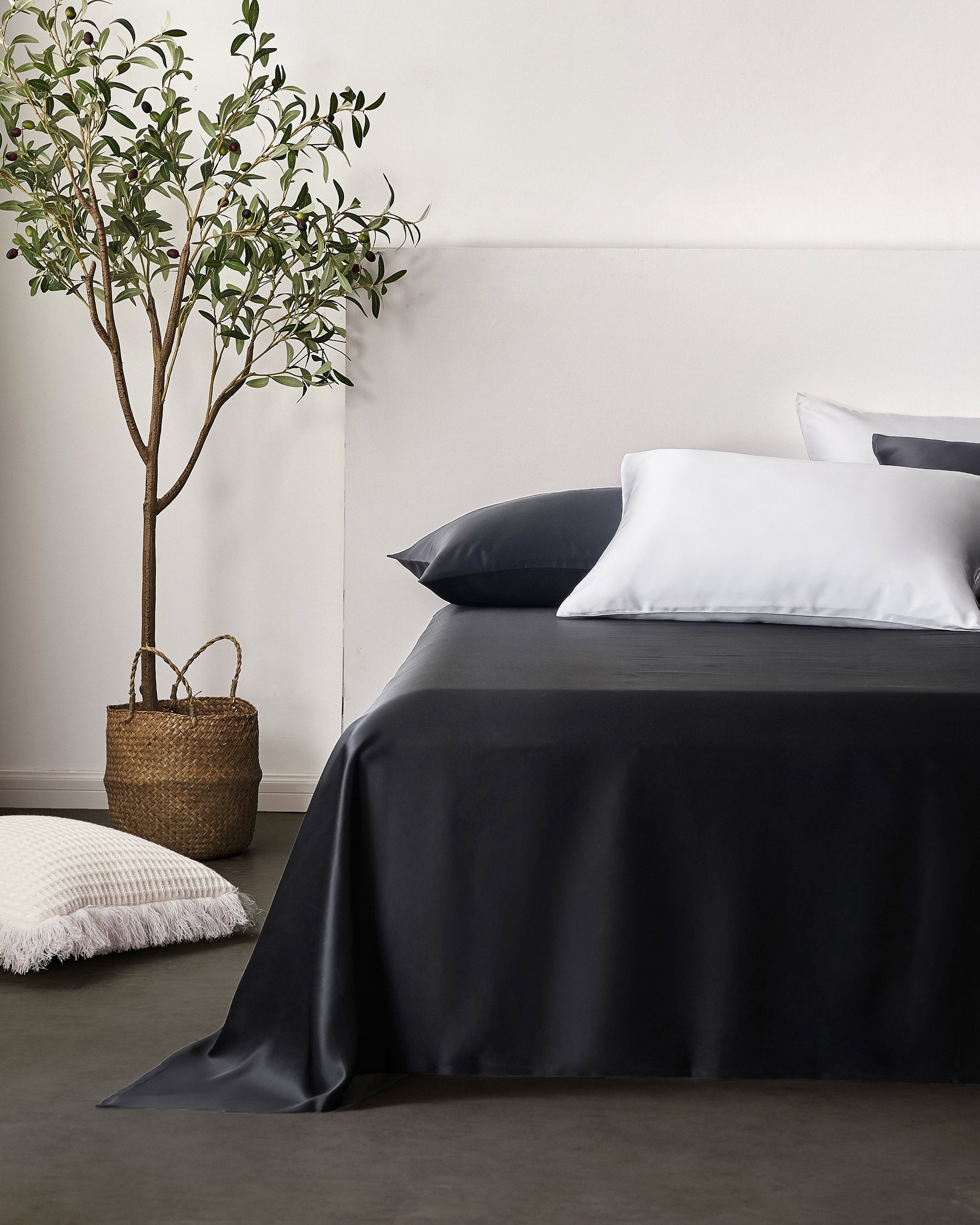 22MM Premium Silk Flat and Fitted Sheet Set - Queen Size Luxury Bedding for Better Sleep - Perfect for Master Bedroom, Guest Room & Hotel Use