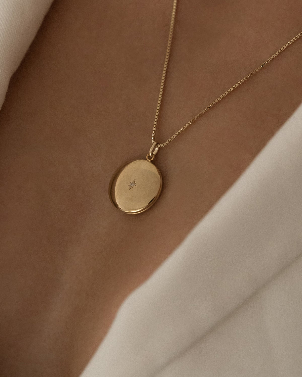 14K Gold Round Diamond Locket Necklace for Women - Elegant Heart Pendant Jewelry Gift for Anniversary, Valentine's Day & Special Occasions | Perfect for Weddings, Date Nights & Romantic Surprises
