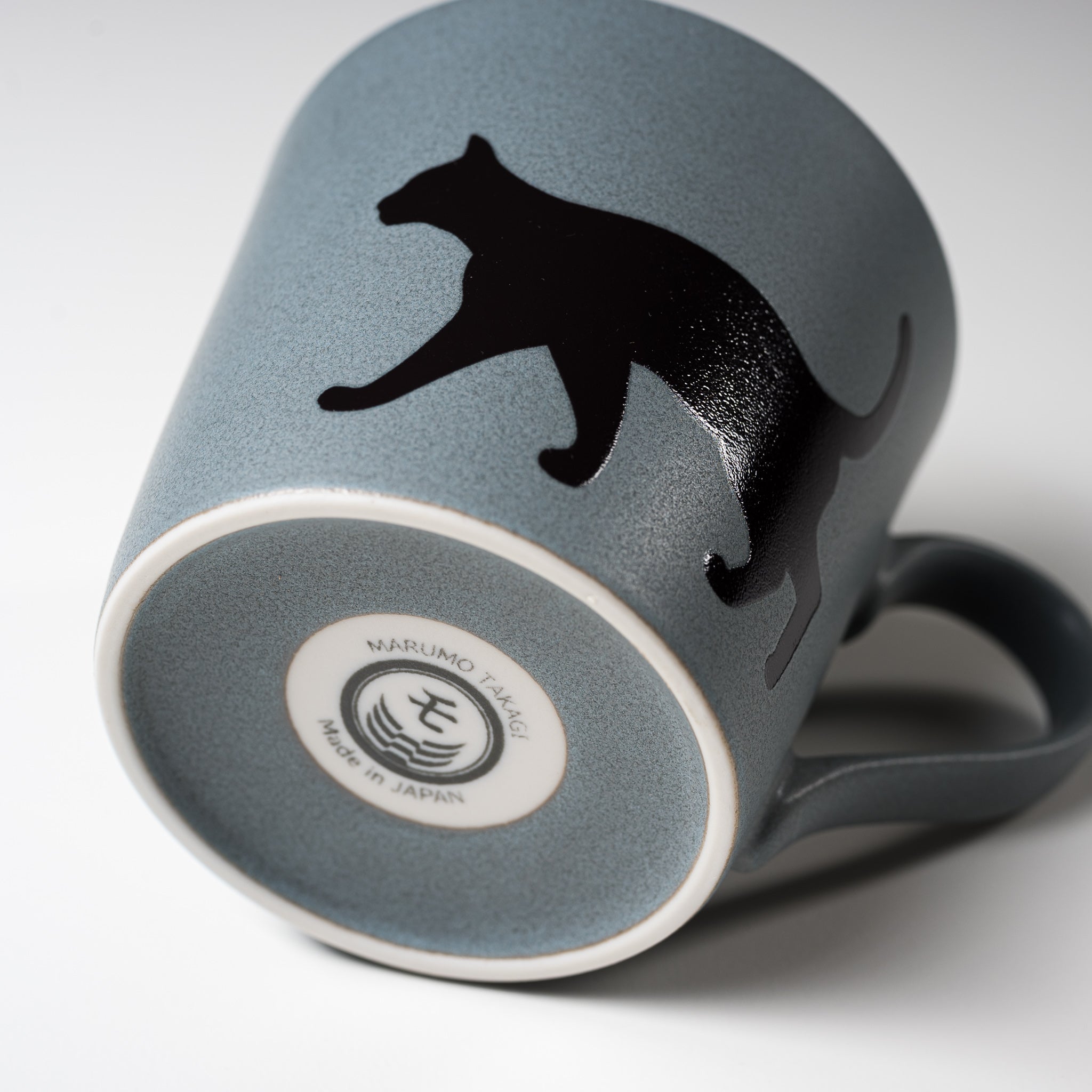 Japanese Mino Ware Floral Cat Magic Thermal Mug - Heat Sensitive Color Changing Ceramic Coffee Cup (3 Colors) - Perfect for Tea, Coffee & Gifts