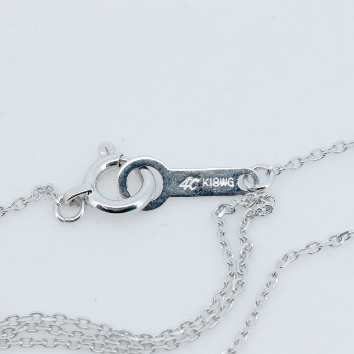4℃ Diamond 18K White Gold Necklace for Women - Elegant Pendant Jewelry Gift for Anniversary, Wedding & Special Occasions