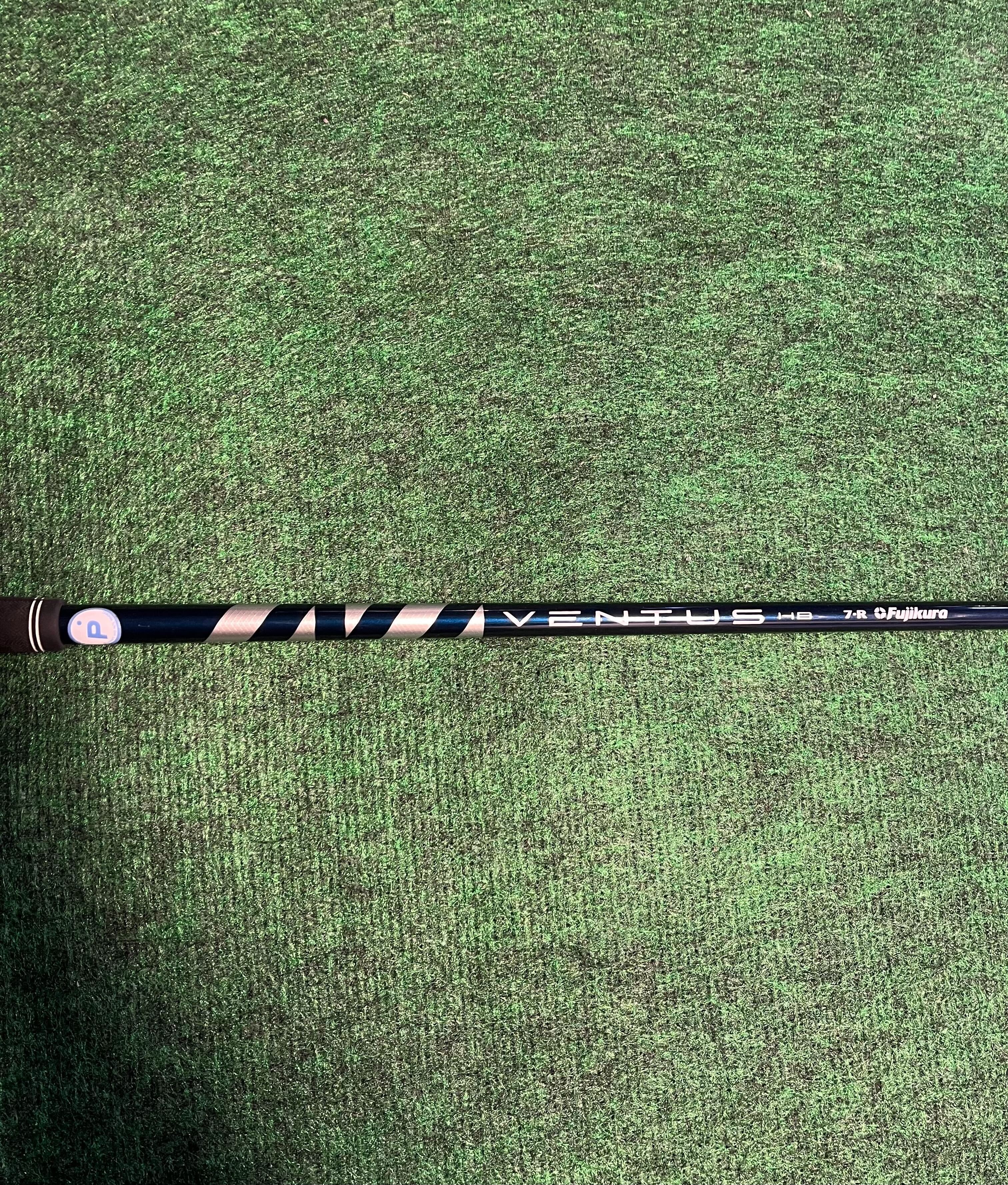 Fujikura Ventus HB Velocore Blue Hybrid Golf Shaft - Regular Flex 40 Inch | High Performance Hybrid Shaft for Mid-Handicap Golfers | Perfect for Fairway Shots and Long Approach Play
