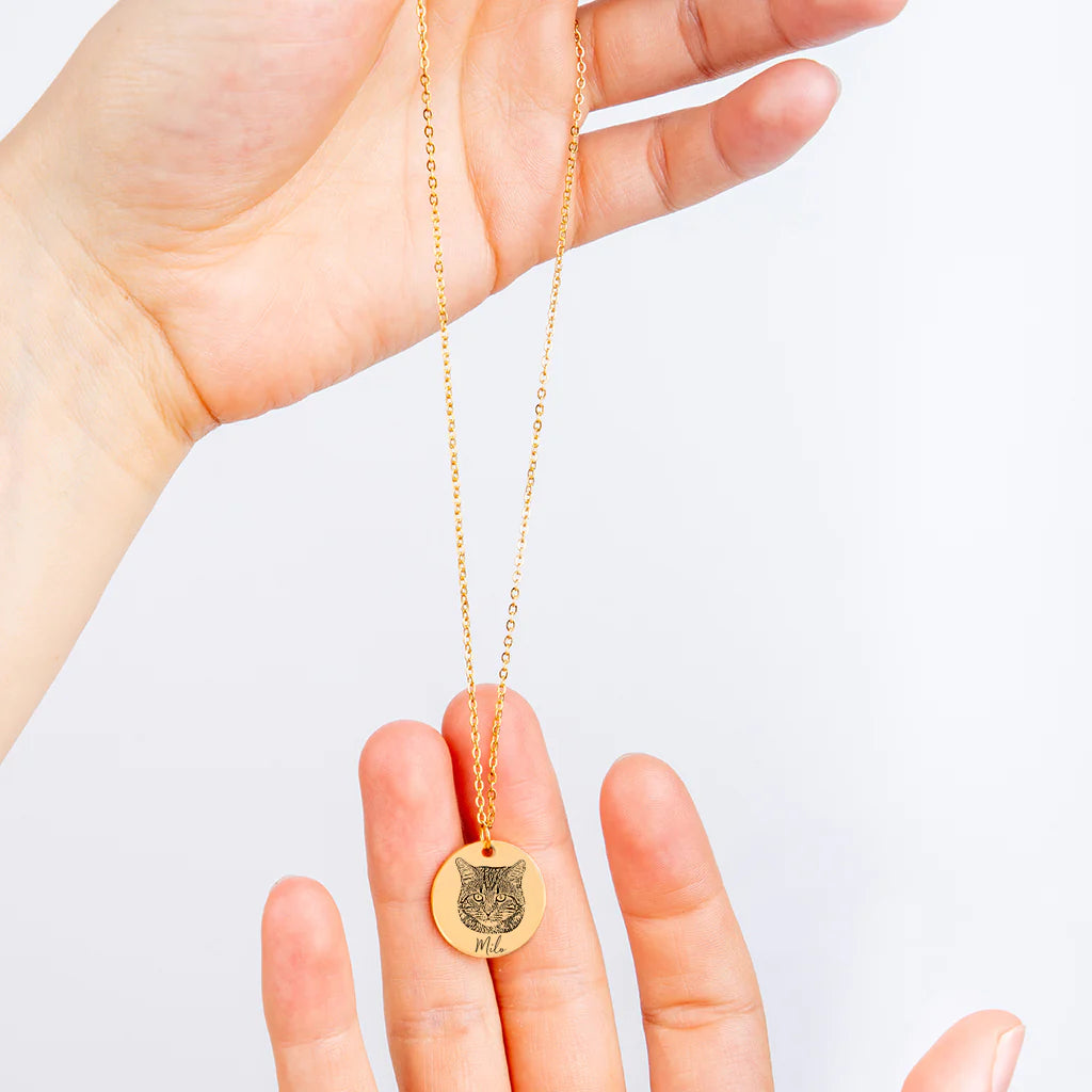 Custom Cat Portrait Necklace - Personalized Pet Jewelry with Name Engraving - Unique Gift for Cat Lovers - Perfect for Birthdays, Anniversaries & Pet Memorials