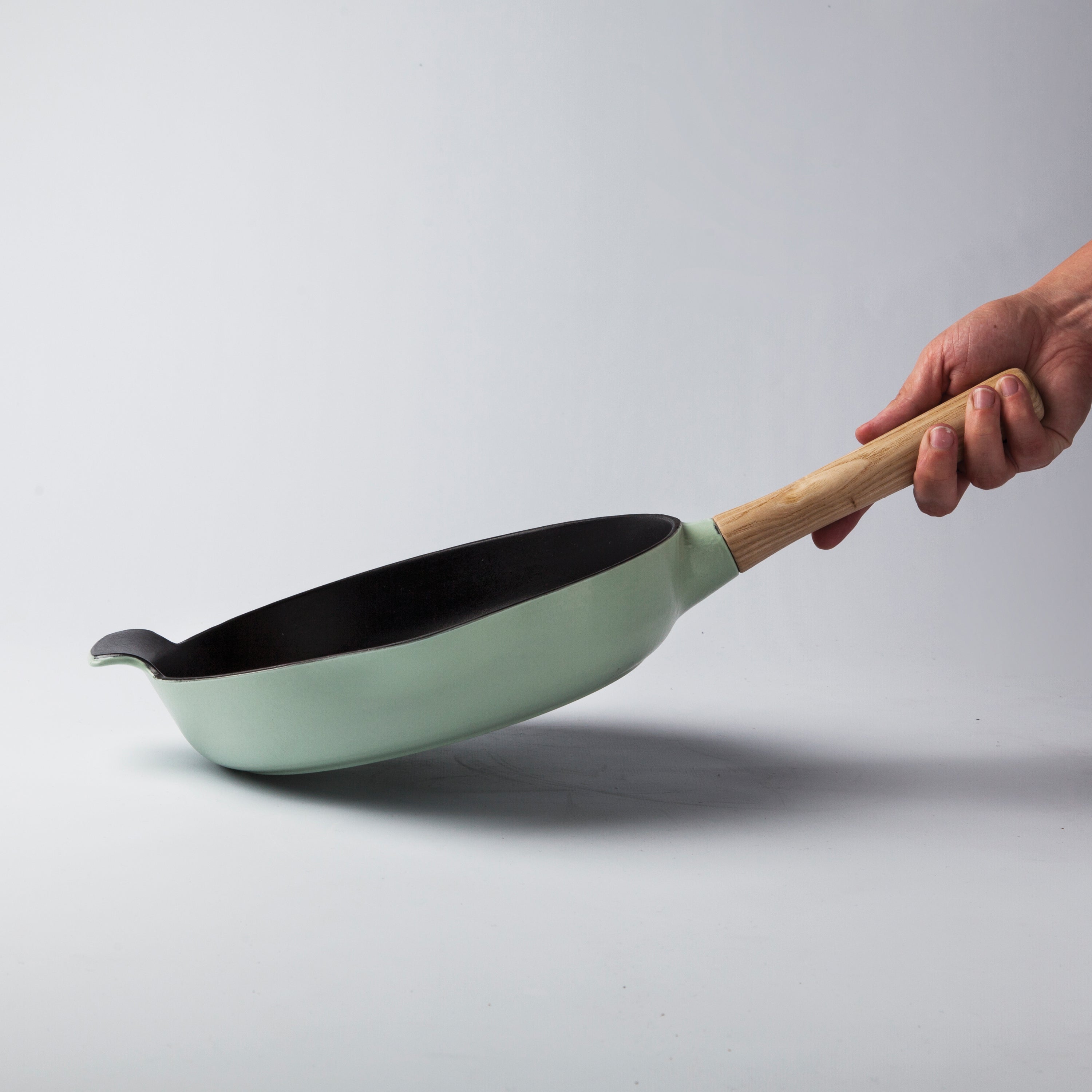 BergHOFF Ron 10.25 Inch Cast Iron Skillet - 2.6 Quart Green Nonstick Frying Pan for Stovetop, Oven & Grill - Perfect for Searing, Baking & Sauteing