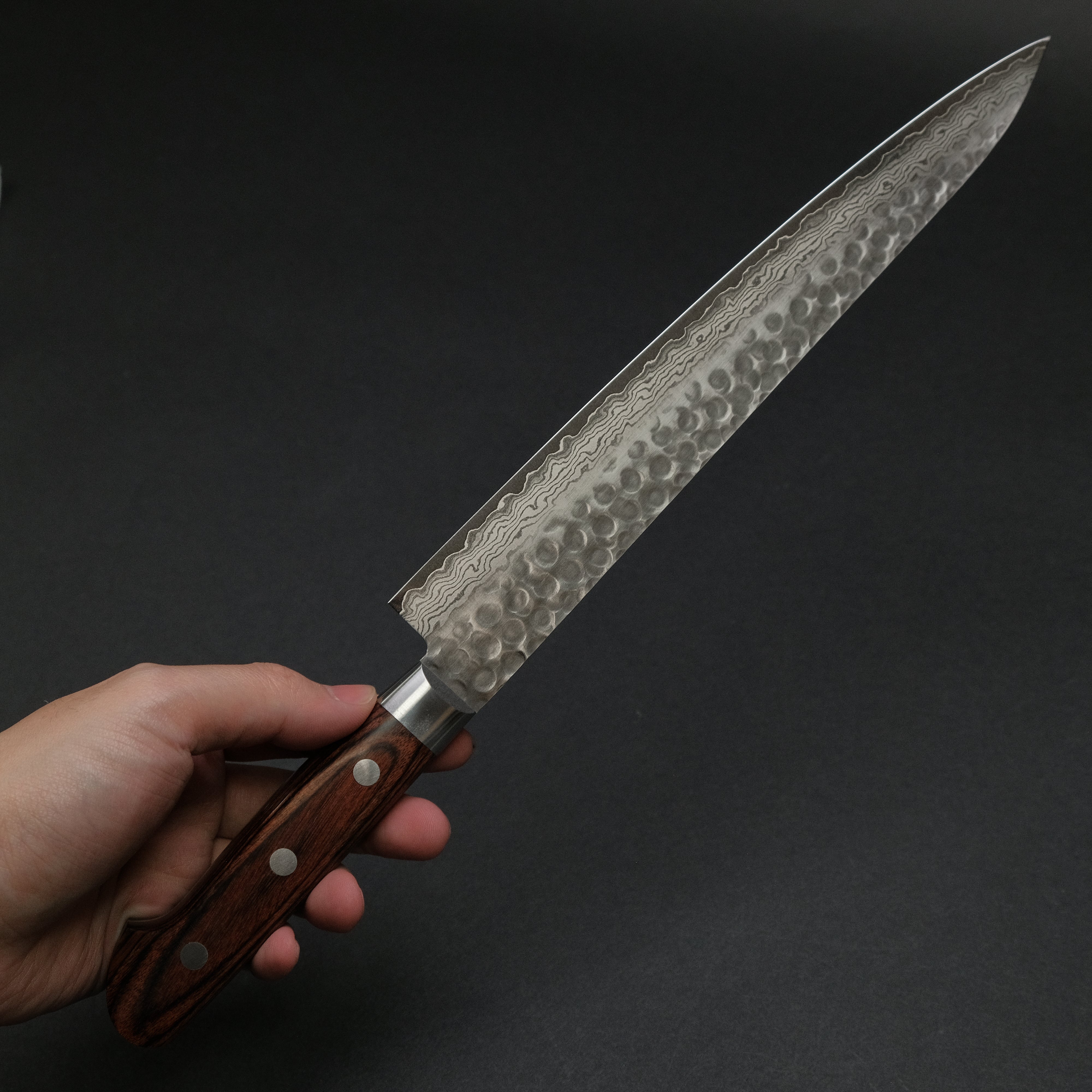 Hitohira HG Tsuchime Damascus Sujihiki 240mm Japanese Chef Knife - Hand-Forged Carbon Steel Blade with Imitation Mahogany Handle - Perfect for Slicing Sashimi, Roasts & Delicate Proteins