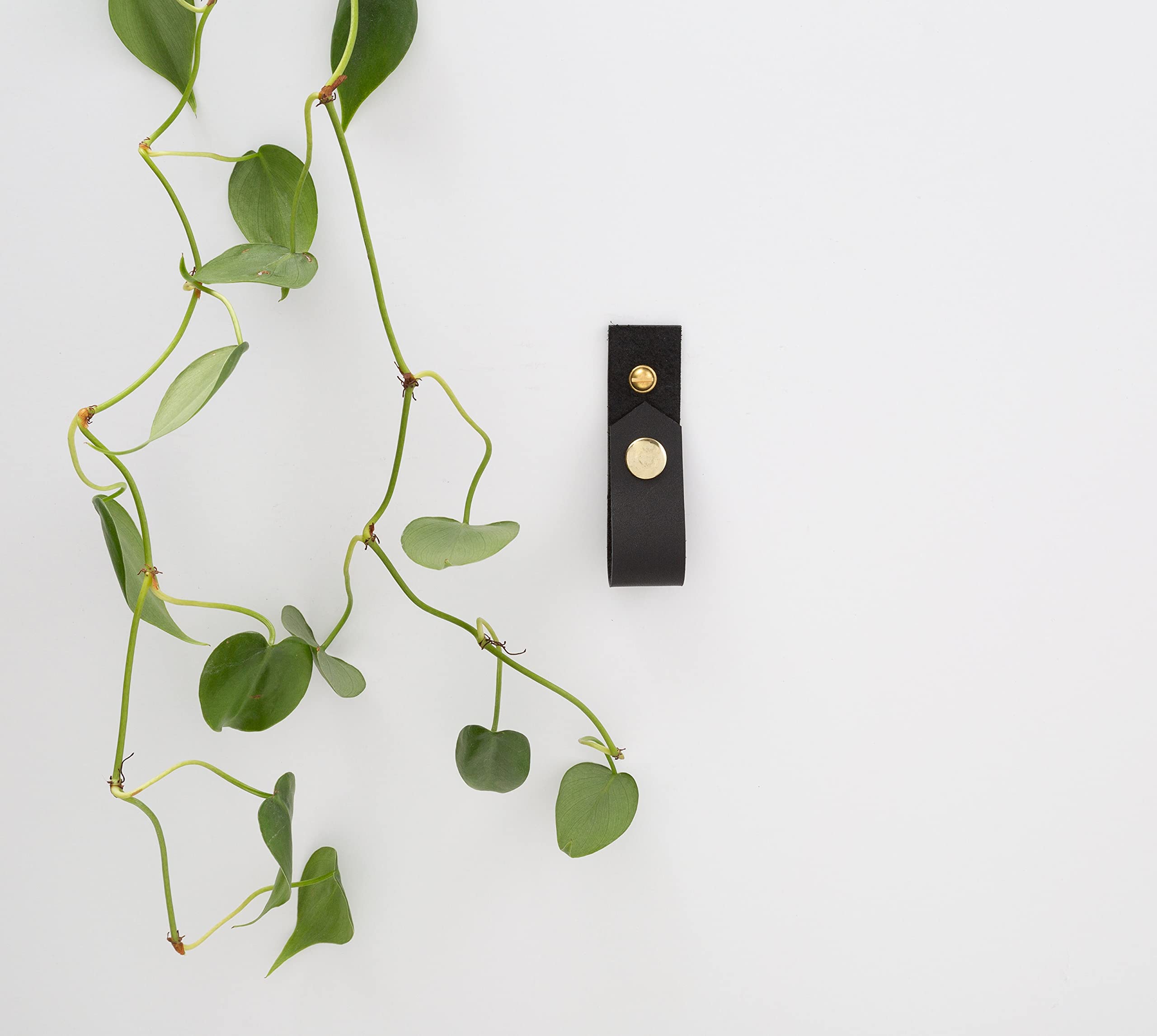 KEYAIIRA - Leather Wall Hanger with Snap Closure - Functional Entryway Organizer, Bathroom Towel Hook, Boho Decor & Jewelry Holder - Perfect for Hallway, Bedroom, Kitchen Storage & Home Organization