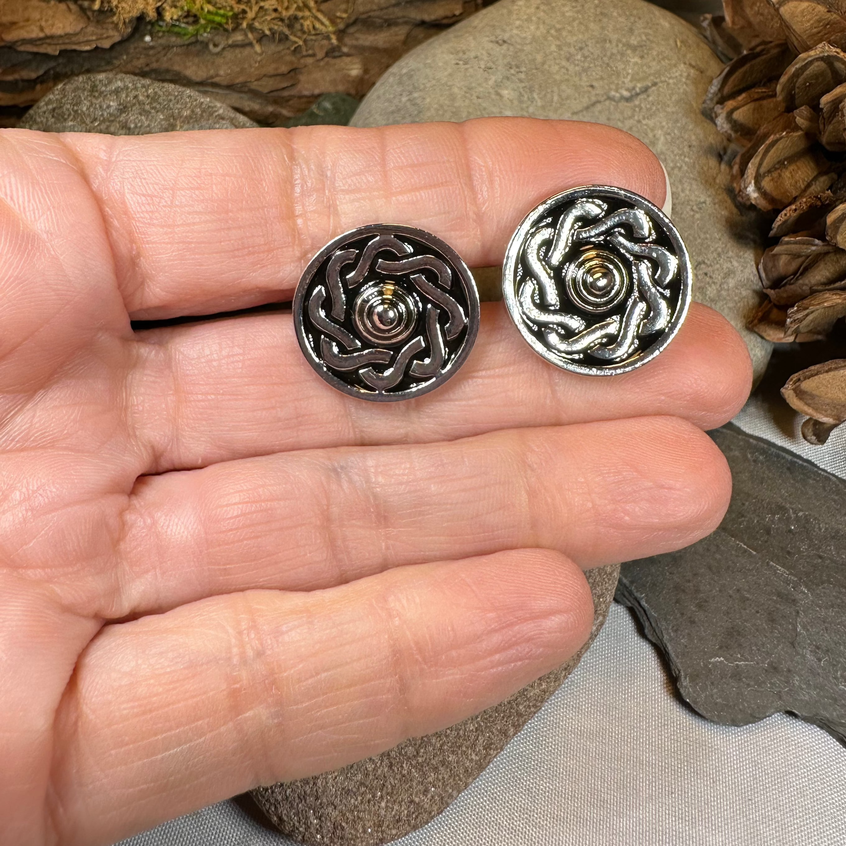 Celtic Shield Cufflinks for Men - Stainless Steel Wedding & Formal Dress Accessories - Perfect for Groomsmen, Business Attire, and Special Occasions
