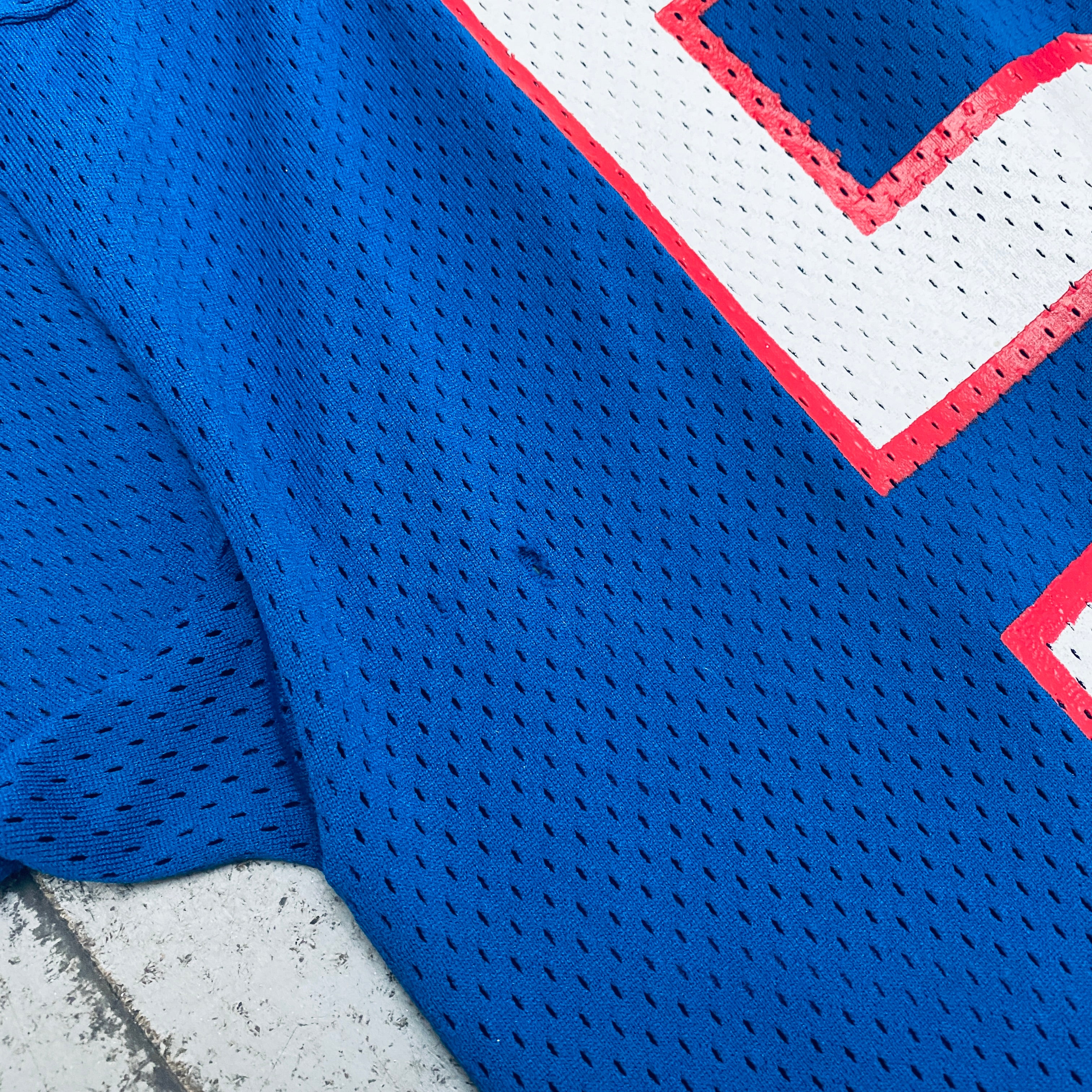 Authentic New York Giants Lawrence Taylor 1986/87 NFL Jersey (Size M/L) - Perfect for Game Day, Sports Events & Fan Collections