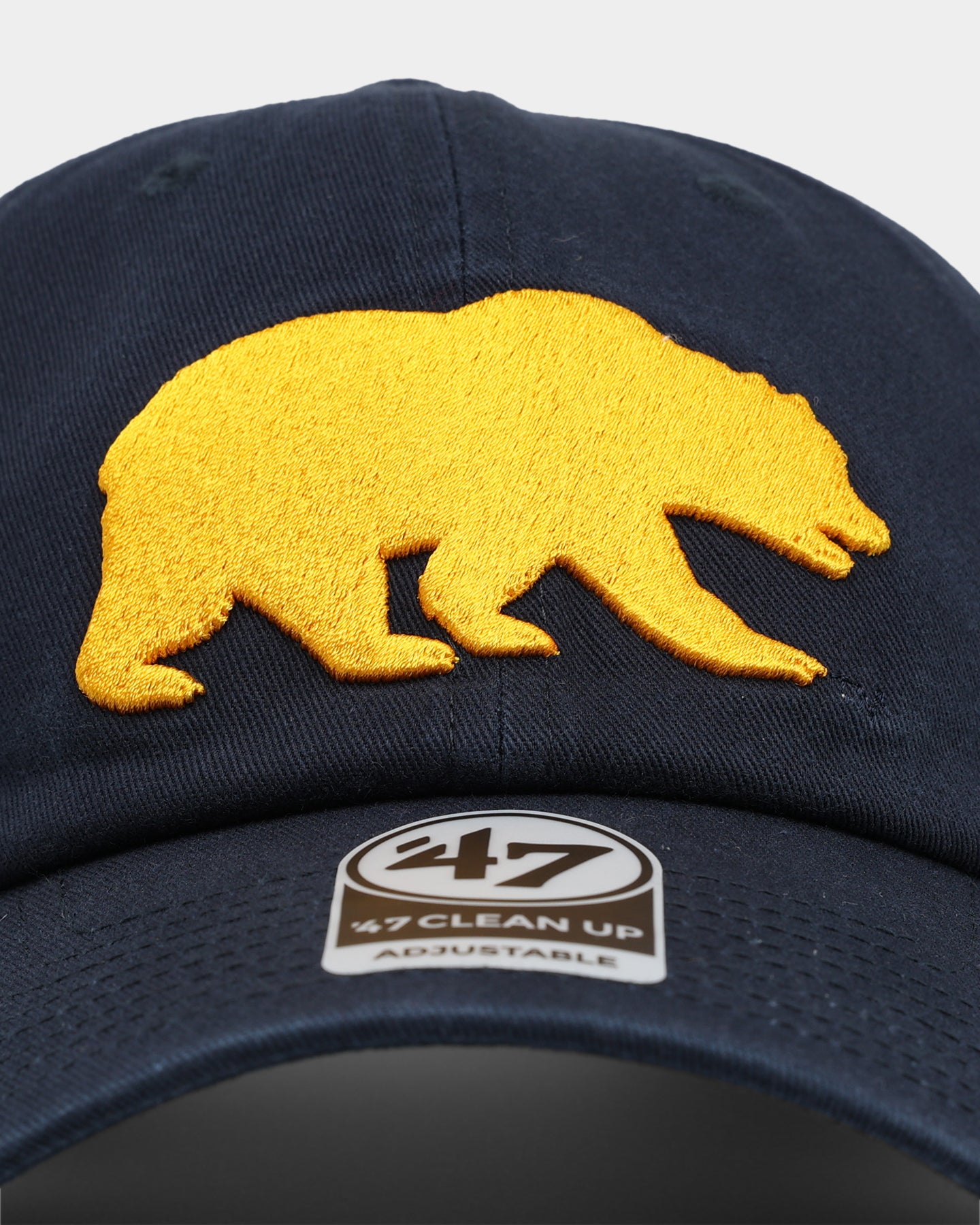 47 Brand California Berkeley Golden Bears VI '47 Clean Up Strapback Navy Hat - Official NCAA College Baseball Cap for Men & Women - Perfect for Game Day, Tailgating and Casual Wear