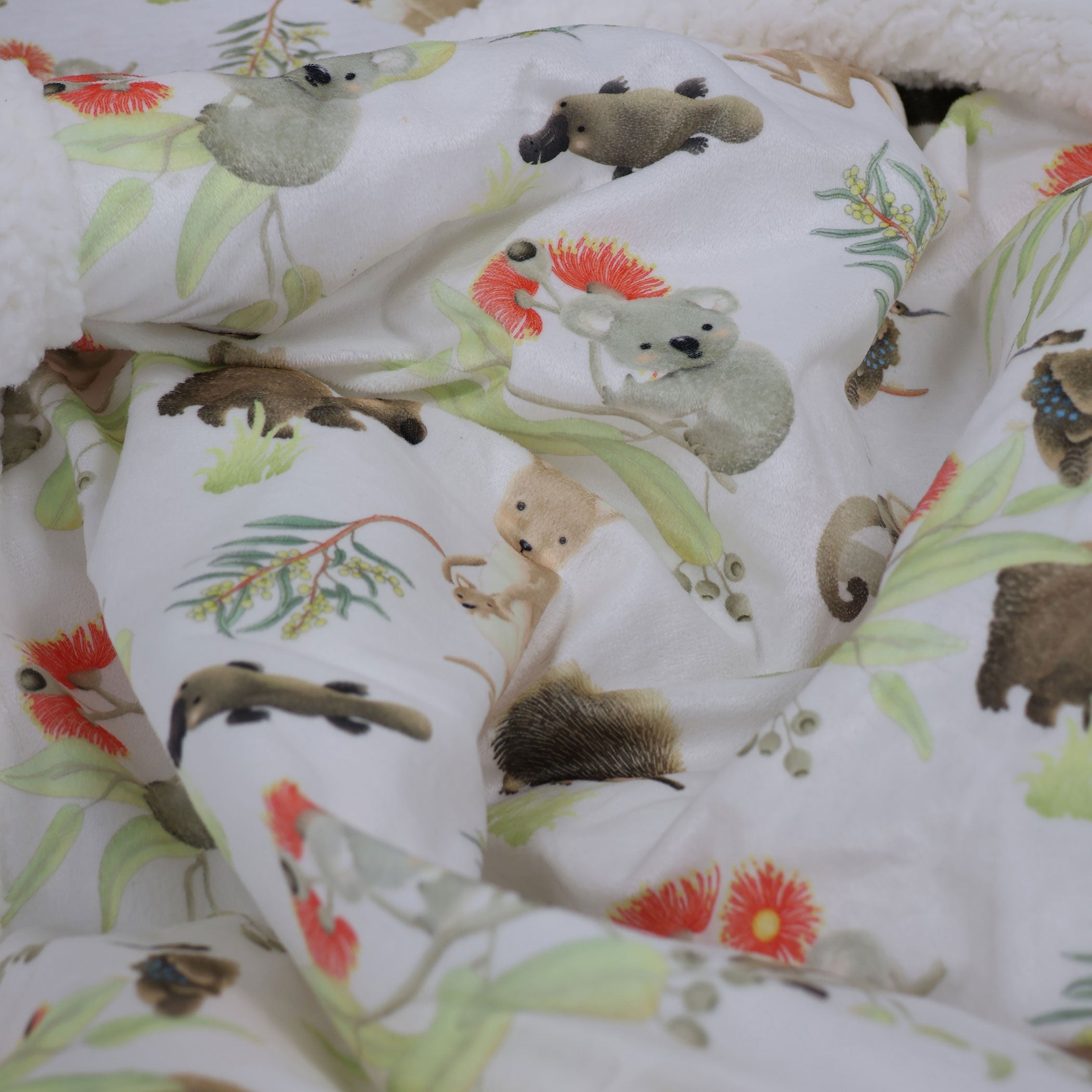 Soft Aussie Animals Cuddle Blanket - Cozy Flannel Throw for Kids & Adults - Perfect for Bedtime, Lounging & Nursery Decor