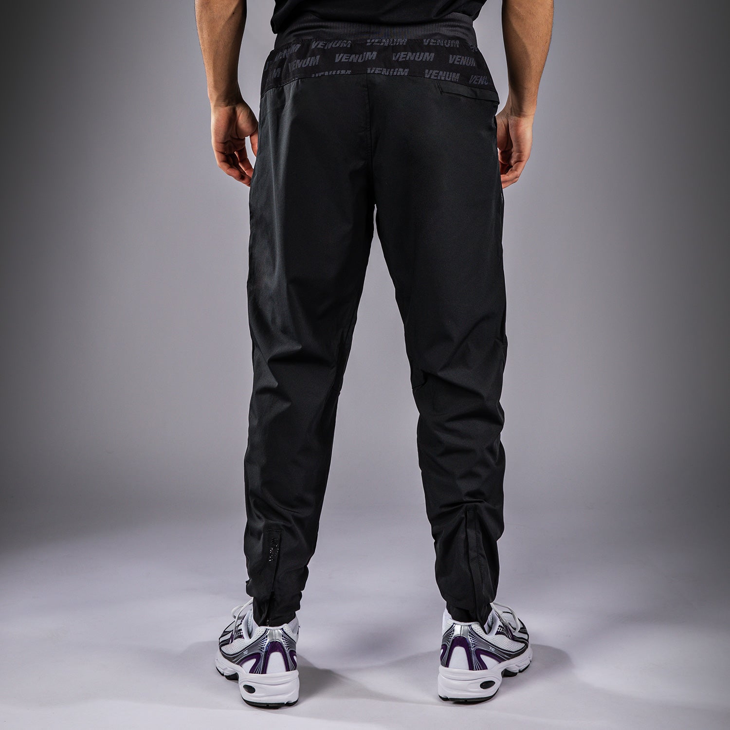 Venum Cargo Light Aero Joggers for Men - Breathable Workout Pants with Zipper Pockets - Perfect for Running, Gym Training & Outdoor Activities (Black)