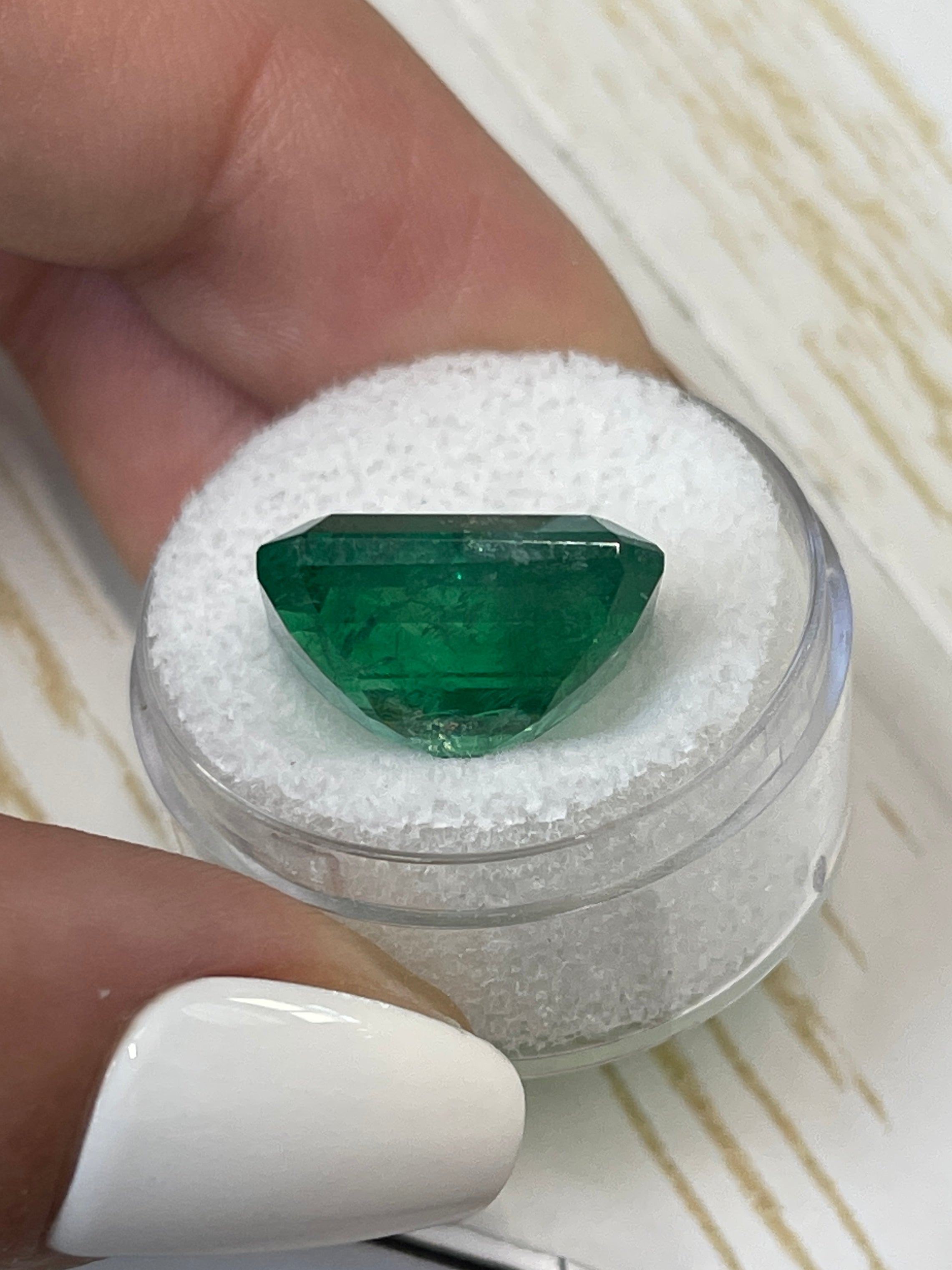 12.45 Carat Natural Zambian Emerald - 15.6x12mm Deep Green Loose Gemstone for Jewelry Making, Engagement Rings & Luxury Collectibles