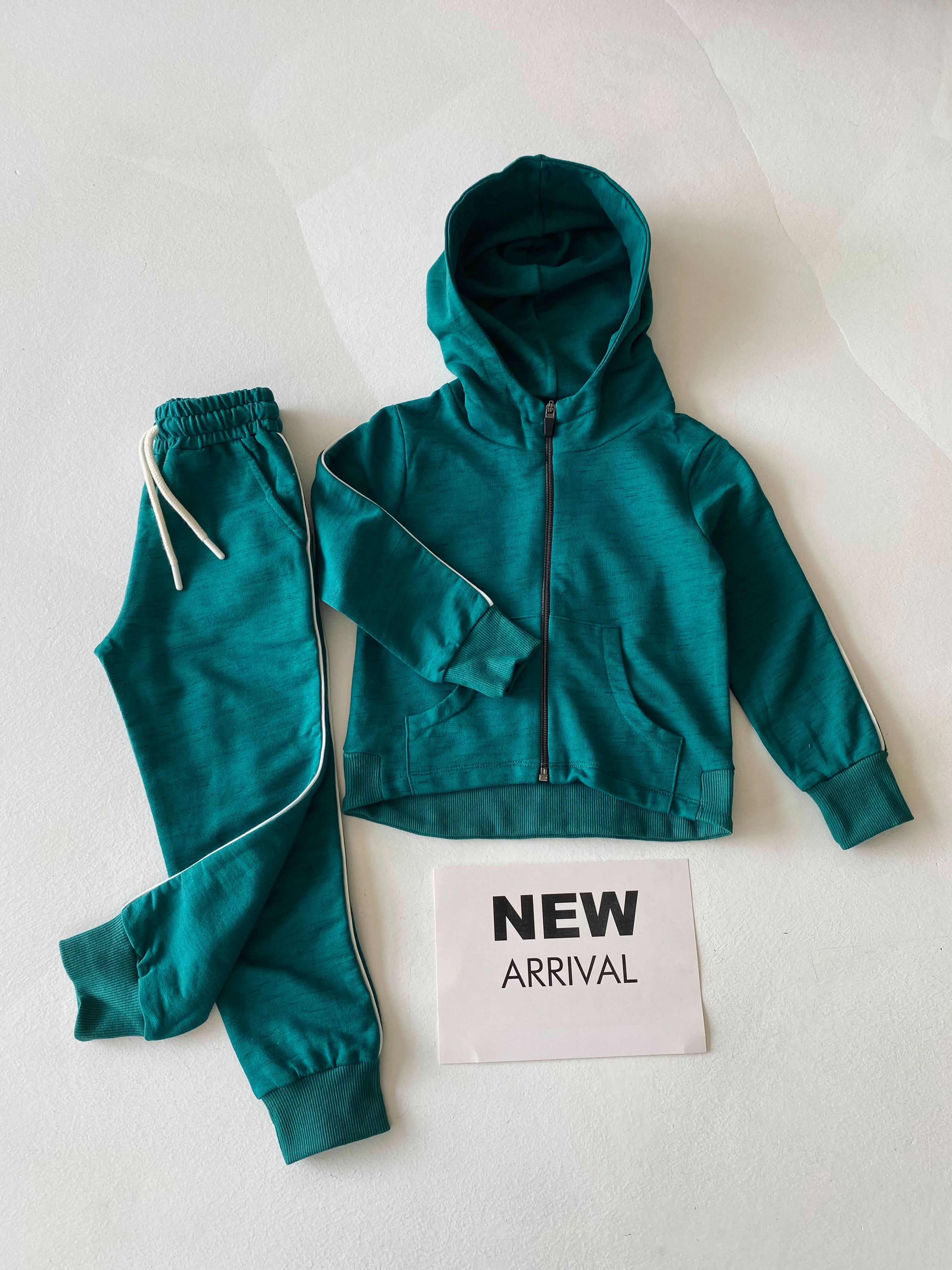 Kids Zippered Hoodie and Sweatpants Set - Cozy Fleece Loungewear for Boys & Girls - Perfect for Playdates, School, and Home Comfort