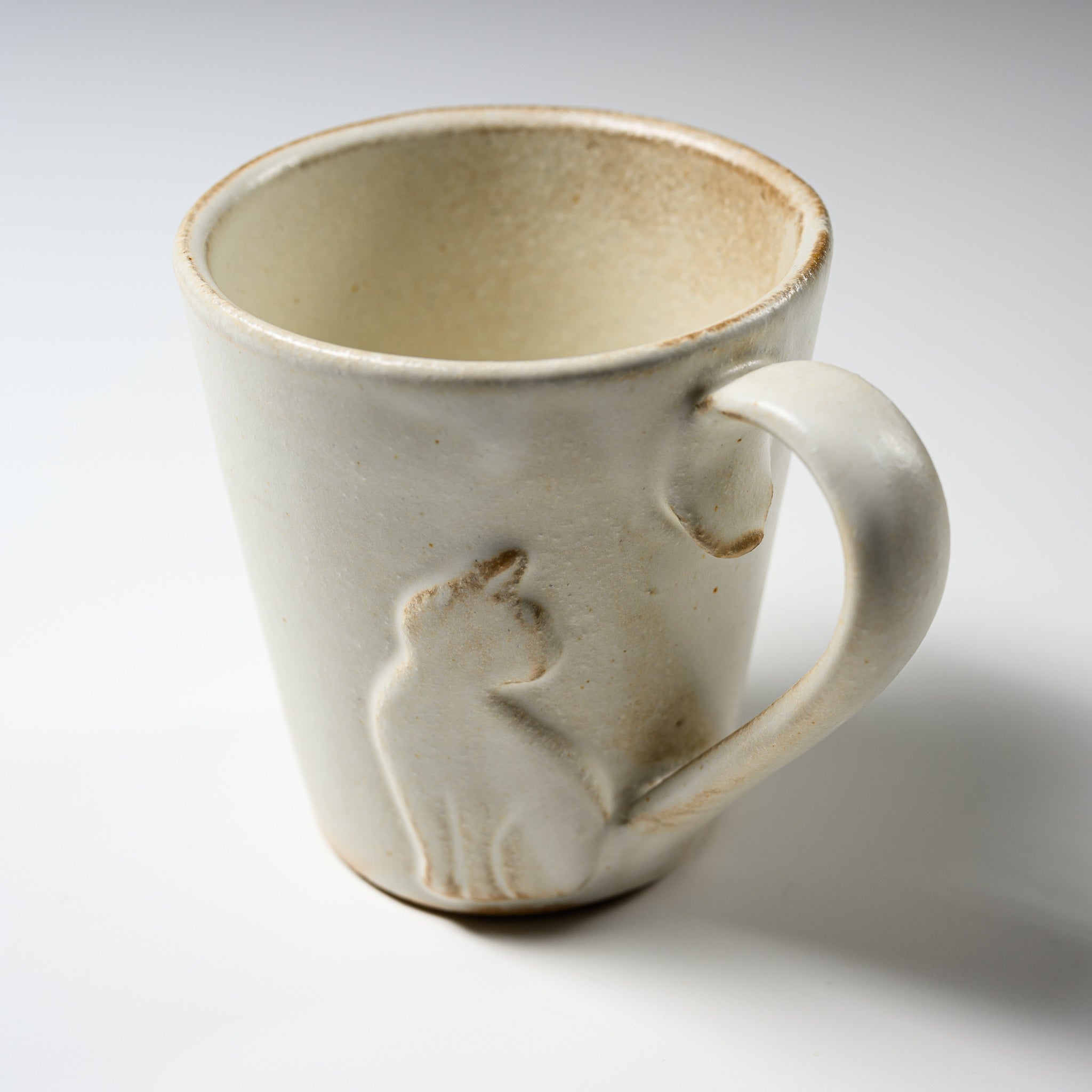 Wakasama Kiln Cat Mug 240ml - Handcrafted Ceramic Tea Cup with Cute Cat Design, Perfect for Coffee, Tea & Hot Drinks - Ideal Gift for Cat Lovers & Home Decor