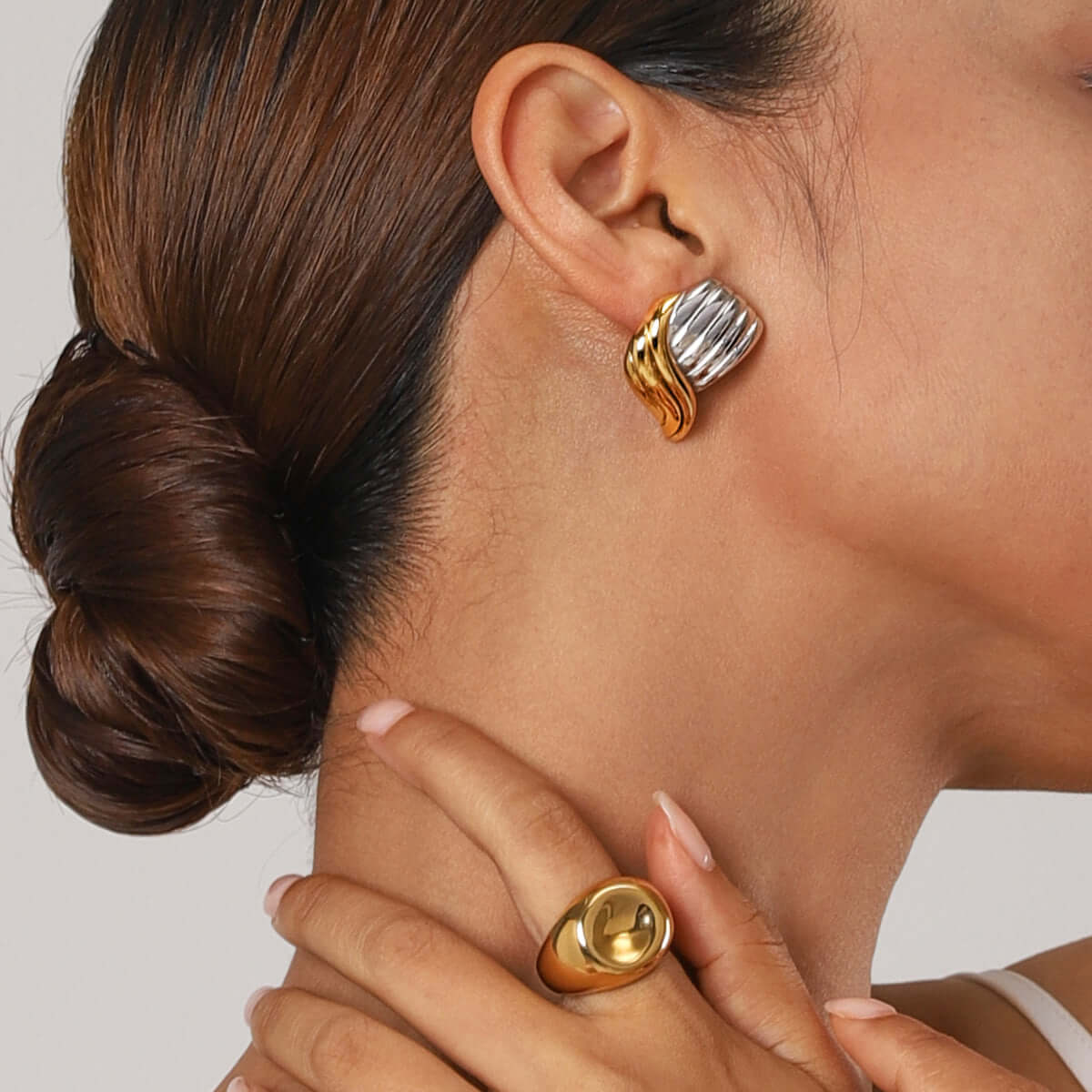 Duo Tone Flower Conch Shell Stud Earrings for Women | JDE6016 | Elegant Boho Jewelry for Beach Weddings, Summer Parties & Casual Wear