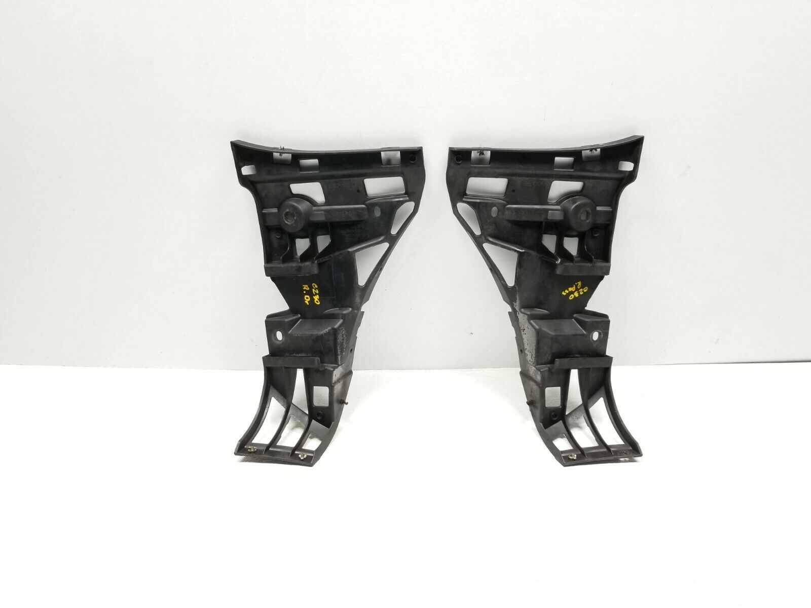 02-06 Mercedes Benz W203 C230 Coupe Rear Bumper Guide Bracket - OEM Replacement Parts (2-Piece Set) - Perfect for Repair & Restoration Projects
