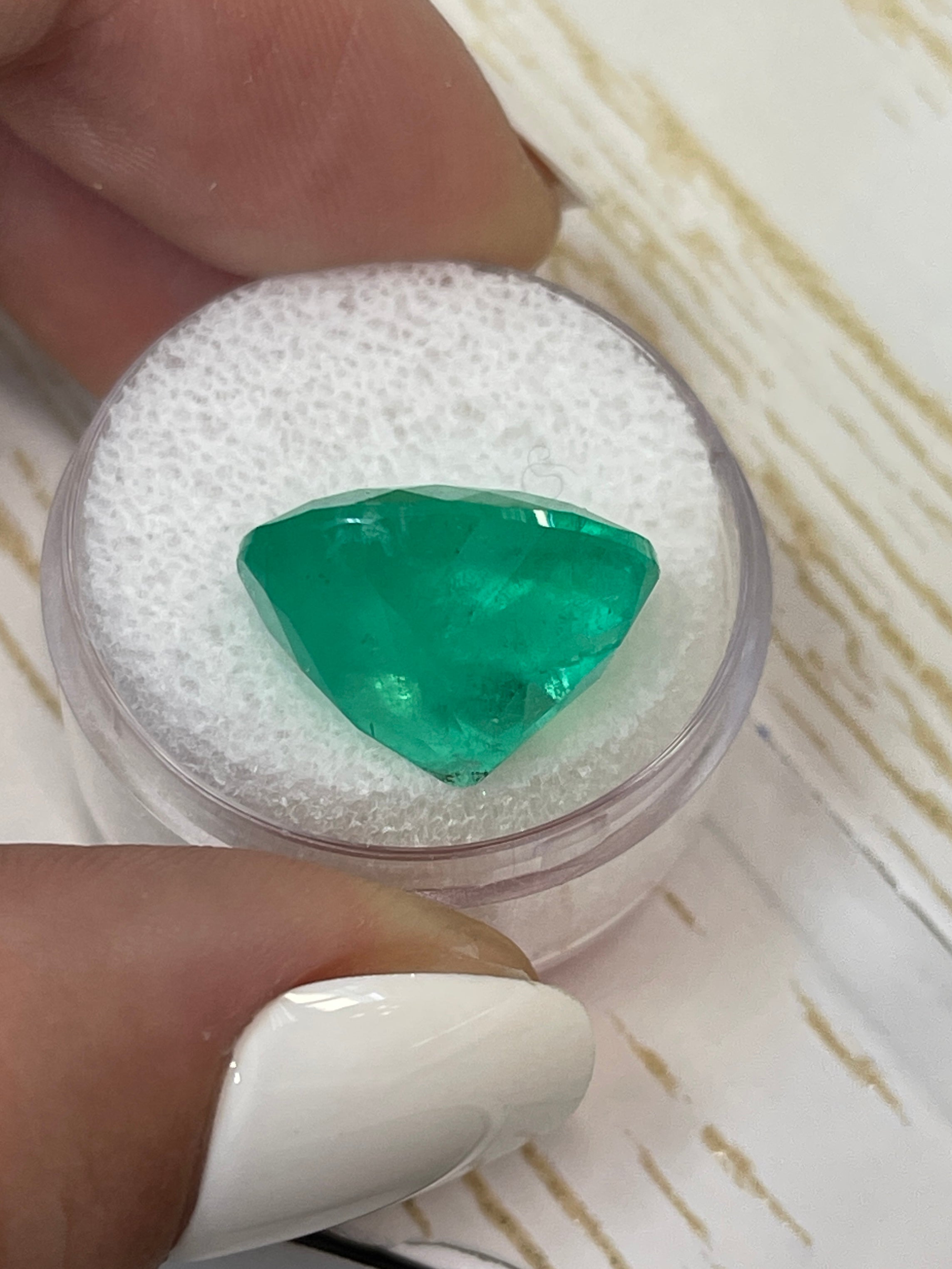 13.19 Carat Natural Colombian Emerald - Oval Cut Loose Gemstone (17x14mm) | Medium Green Color | Jewelry Making, Engagement Rings & Luxury Gifts