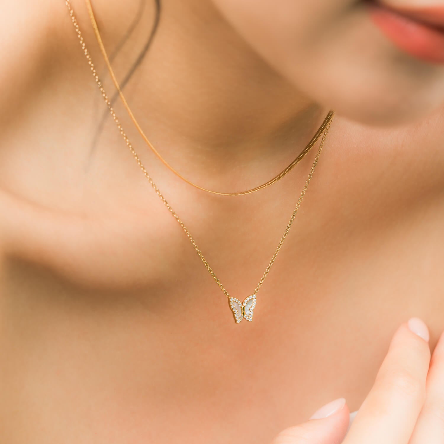 14K Gold Herringbone Chain Necklace for Women - Dainty & Elegant Layering Necklace - Perfect for Everyday Wear, Gift Giving & Special Occasions