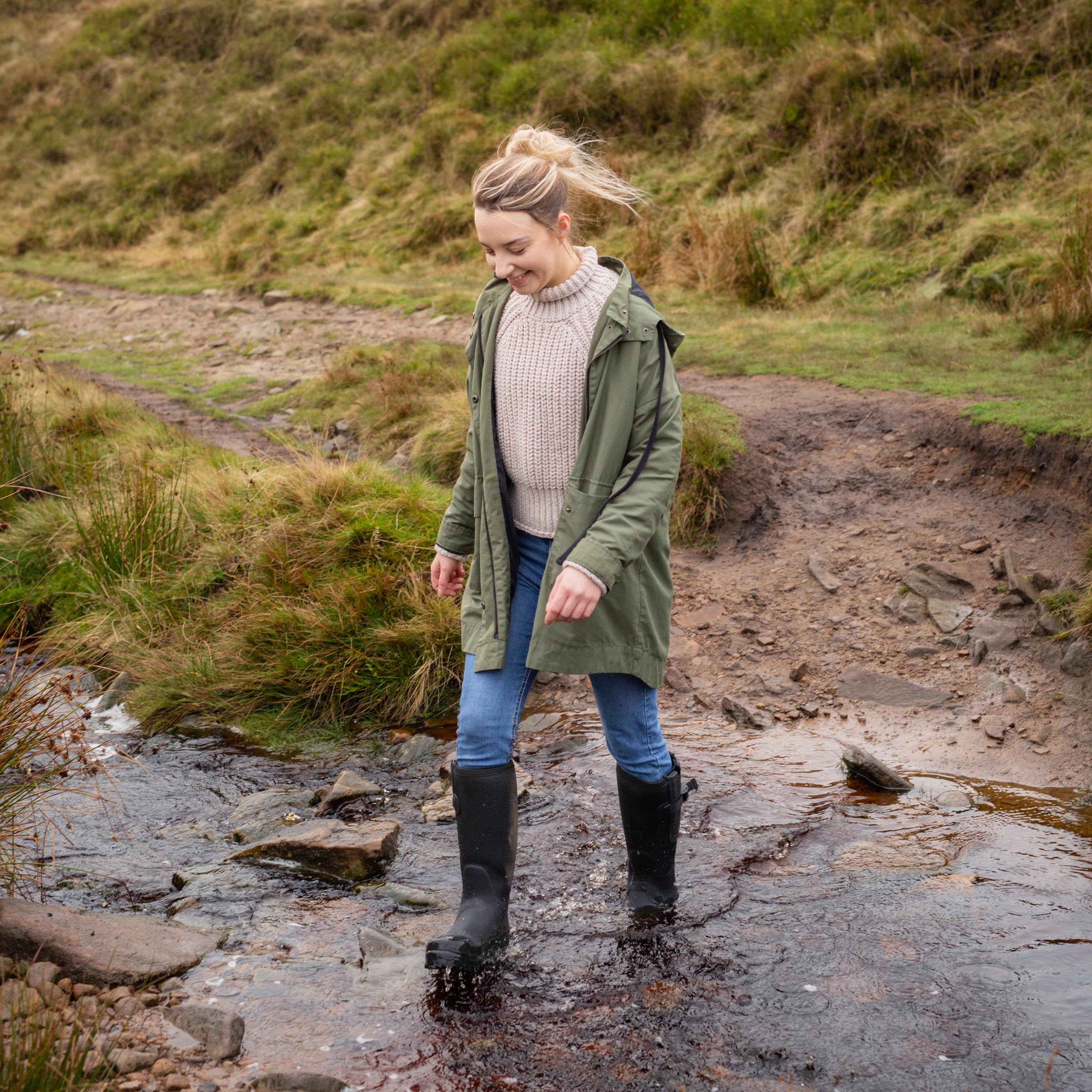 Women's Helton Neoprene Lined Waterproof Wellington Boots for Rain, Snow & Outdoor Activities - Gardening, Hiking & Farm Work