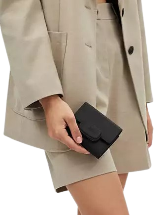 Coach Eliza Small Leather Wallet with Snap Closure - Stylish & Compact for Everyday Use, Travel & Gifts