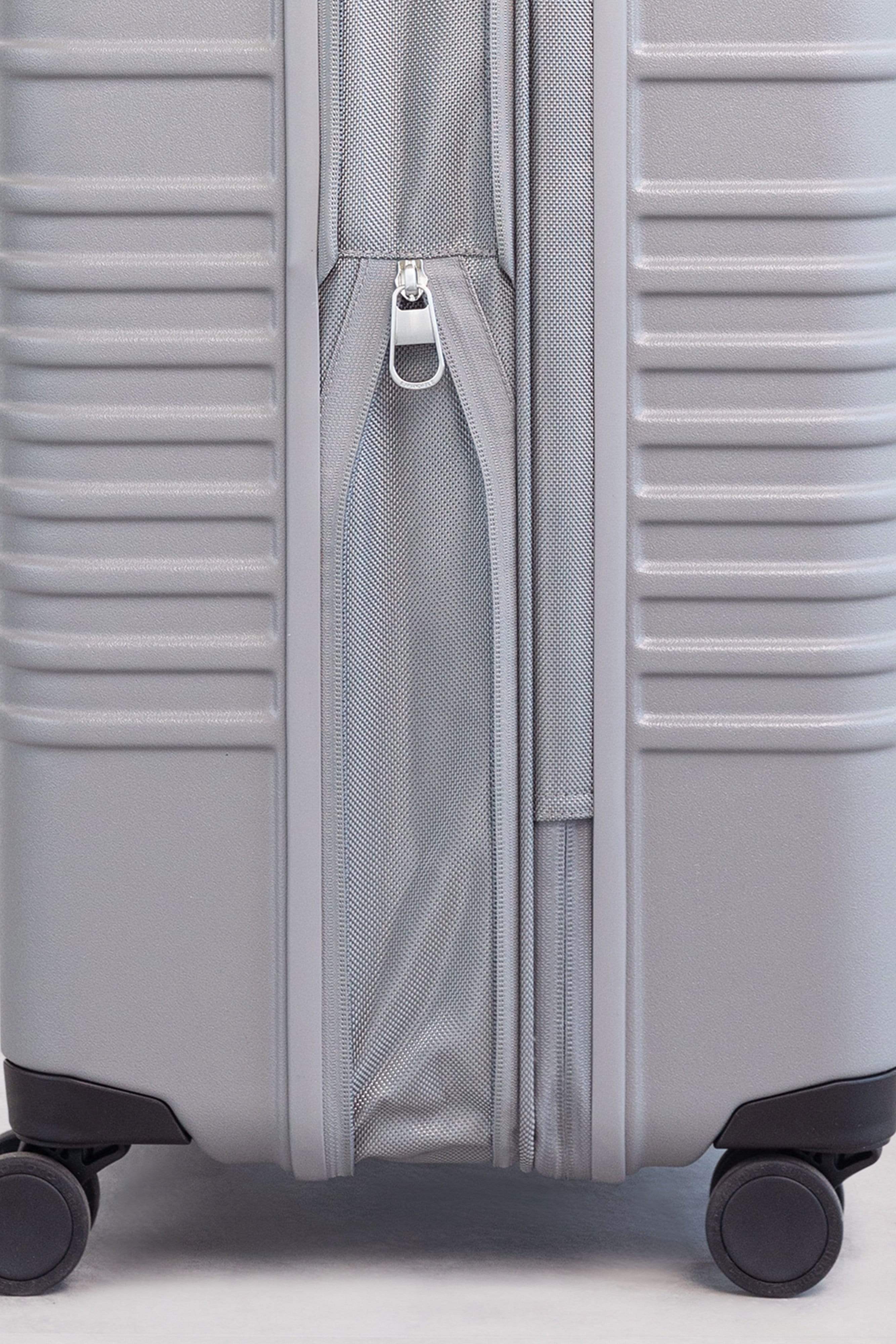 Medium Grey Check-In Roller Luggage - Perfect for Air Travel, Business Trips & Weekend Getaways
