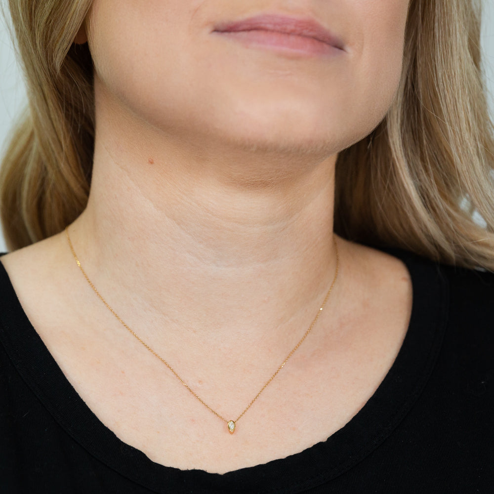 14K Yellow Gold 1/10 Carat Diamond Pendant Necklace with 45cm Chain - Elegant Jewelry Gift for Women, Perfect for Anniversaries, Birthdays & Special Occasions