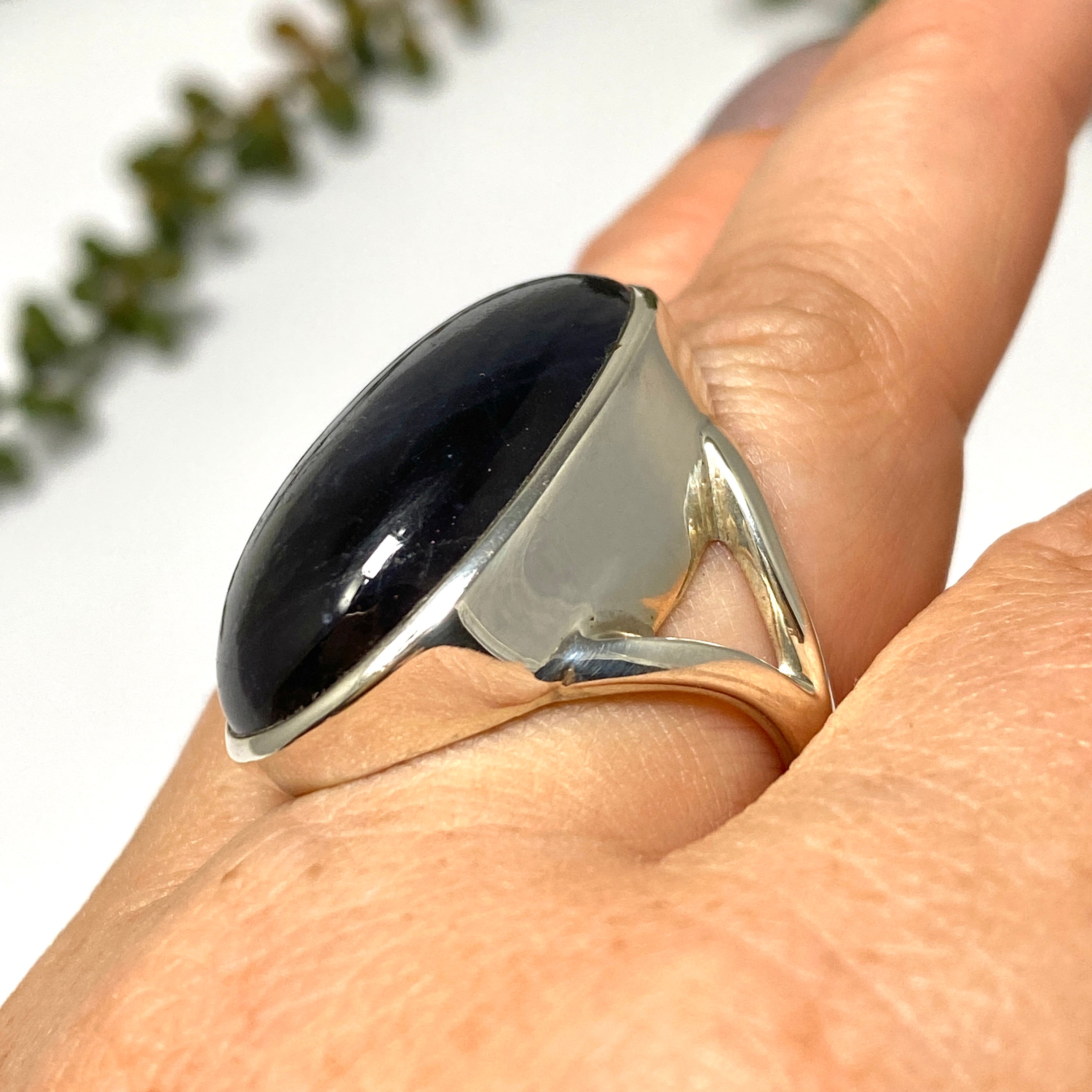 Iolite Sunstone Oval Cabochon Split Band Ring - Size 8.5 PRGJ663 - Perfect for Boho Jewelry & Everyday Wear
