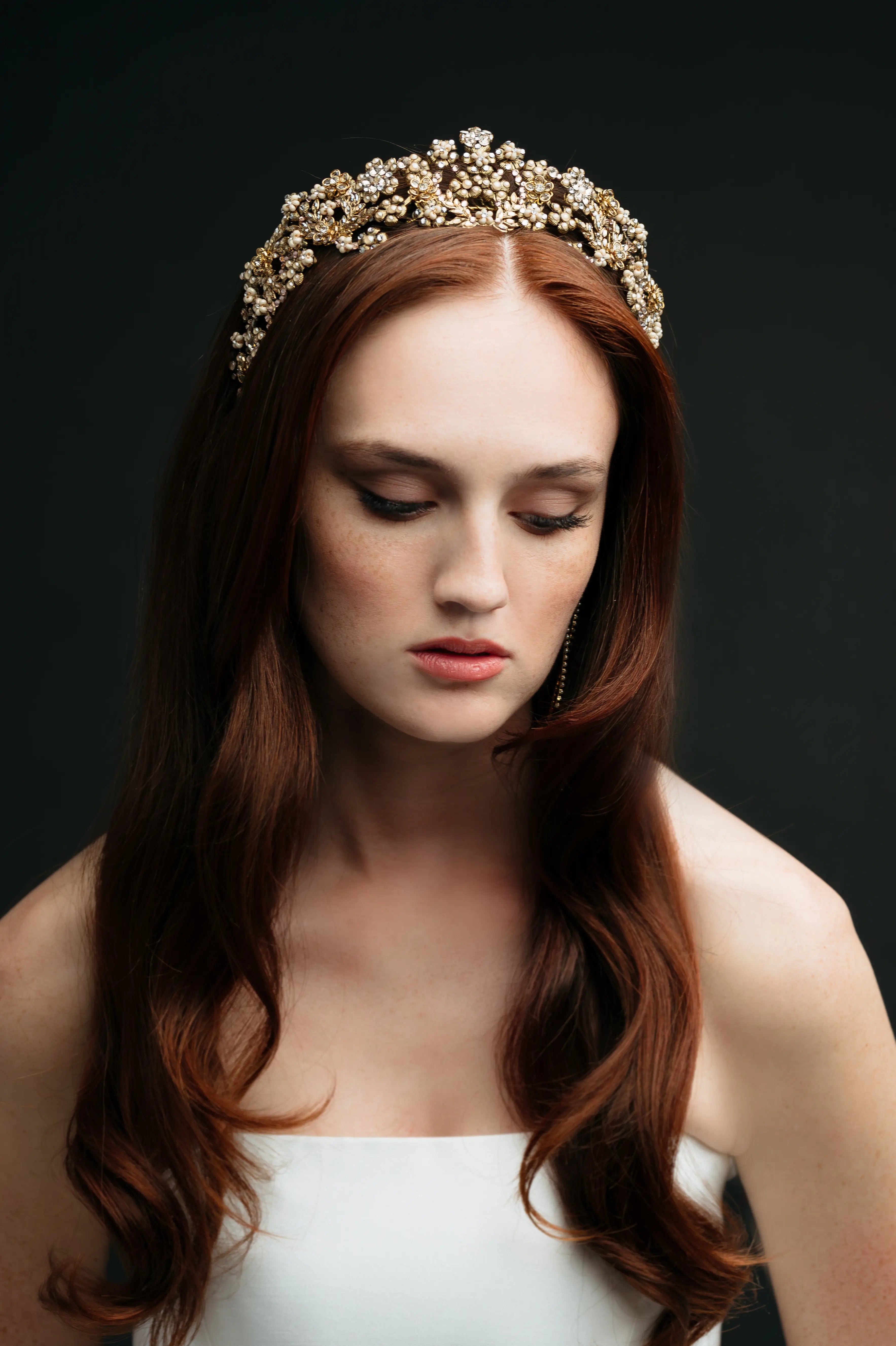 Serenade Crown - Elegant Rhinestone Tiara for Women, Bridal Hair Accessories, Prom Queen Headpiece, Pageant Jewelry - Perfect for Weddings, Proms, Pageants & Special Occasions