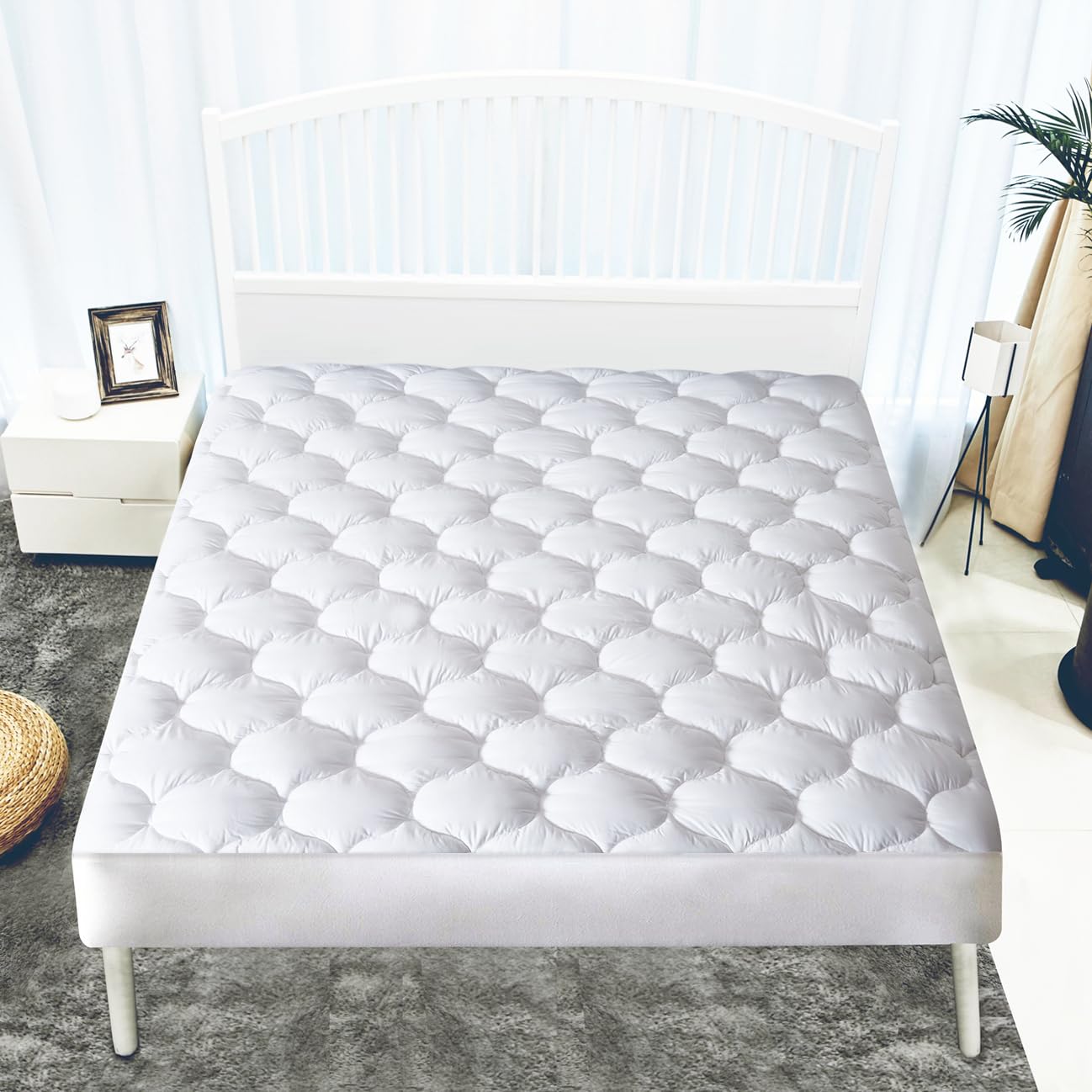 Breathable Cooling Mattress Topper Queen Size - Quilted Fitted Pillow Top Cover with 5D & 7D Spiral Fiber Filling - White Mattress Protector for Comfort & Temperature Regulation - Perfect for Hot Sleepers & Allergy Relief