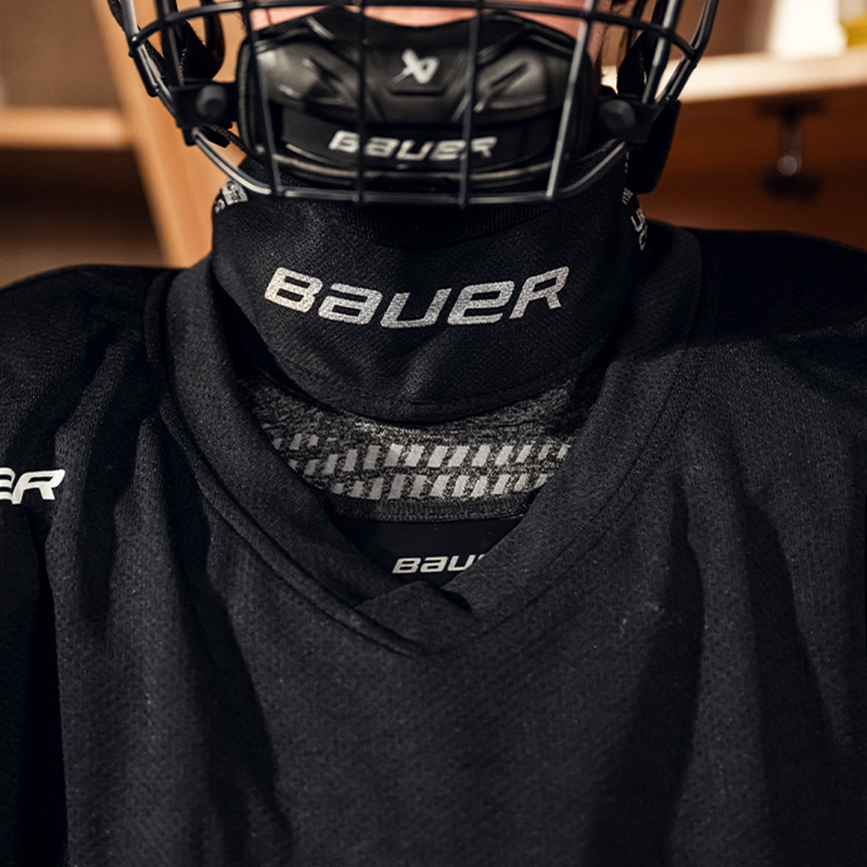 BAUER NG21 Premium Cut Resistant Neck Guard Collar - High Protection for Hockey, Lacrosse & Sports Safety Gear - Ideal for Players & Coaches
